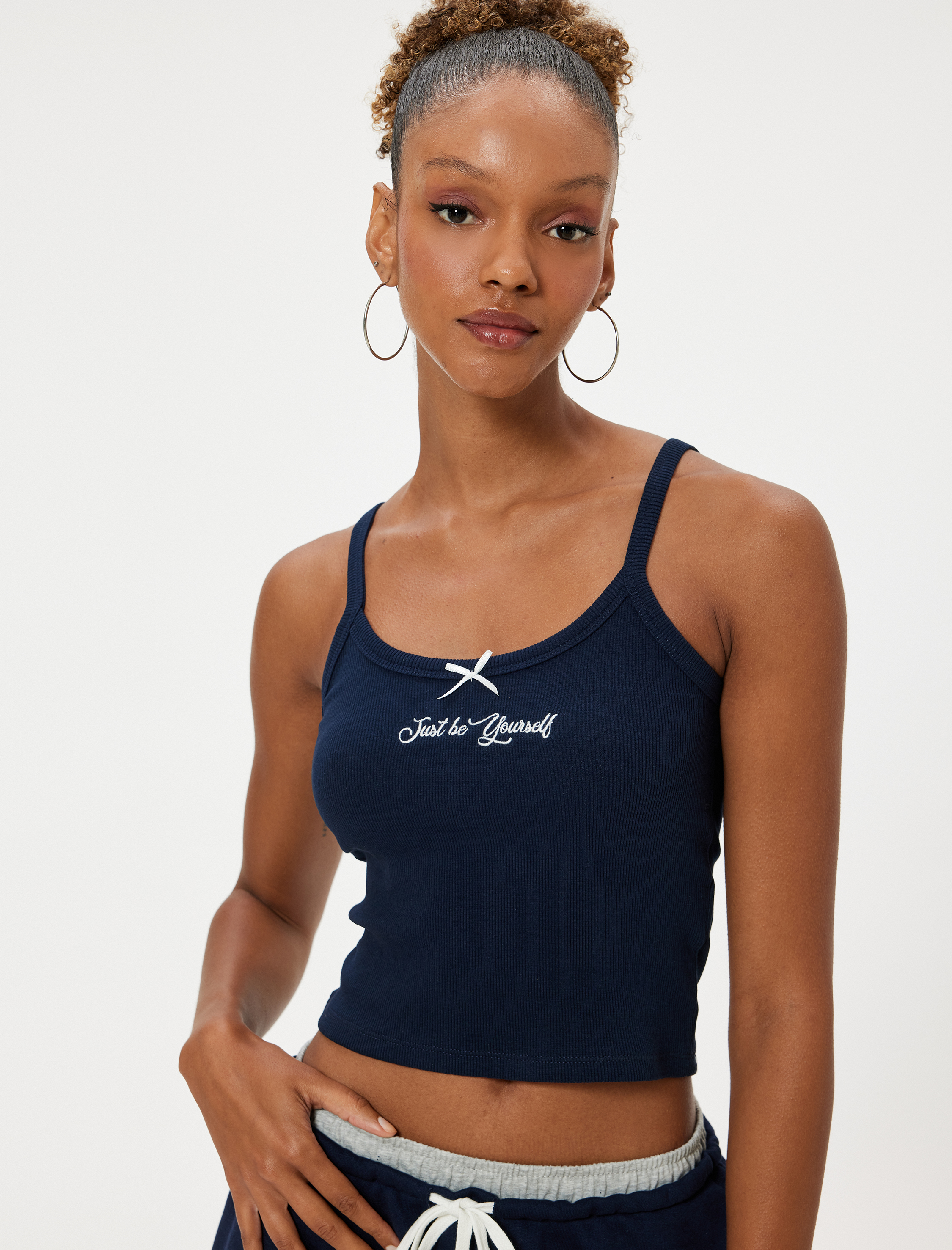 Koton Kadın Askılı Atlet Fiyonk Detaylı Slogan Nakışlı Slim Fit -1