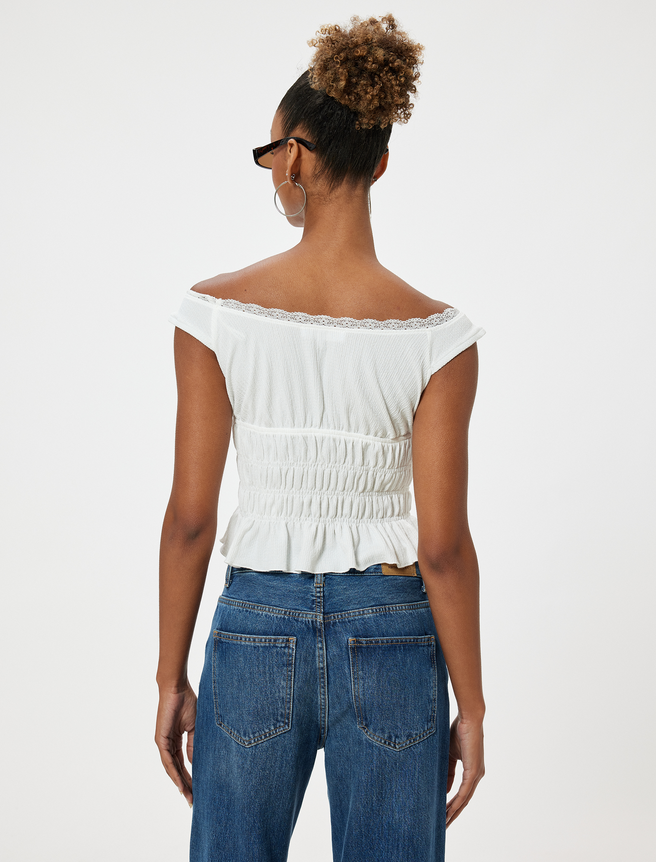   Madonna Yaka Omzu Açık Bluz Bürümcük Dantel Detaylı Kısa Kollu Beli Büzgülü