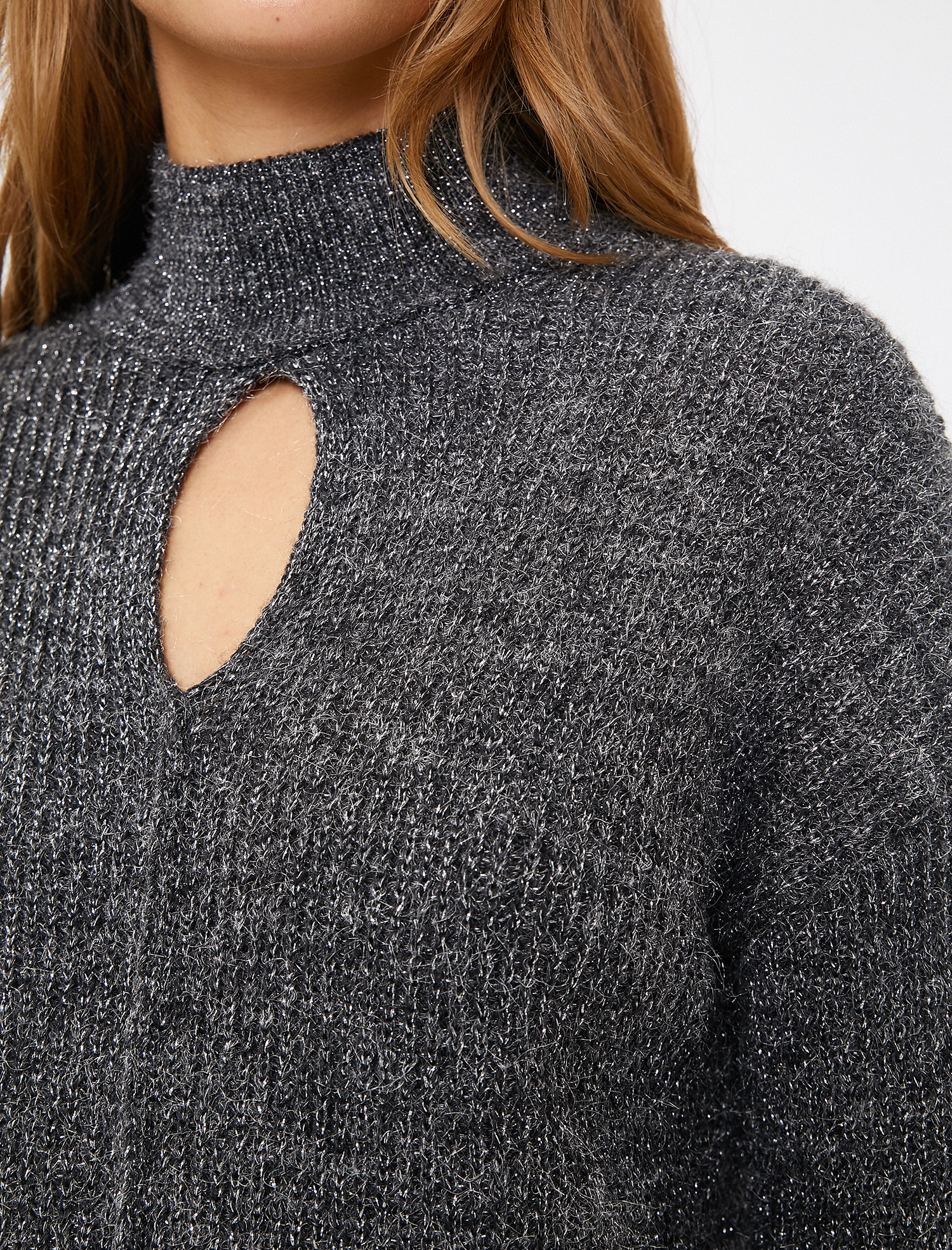   Yüksek Yaka Triko Kazak