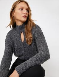 Yüksek Yaka Triko Kazak