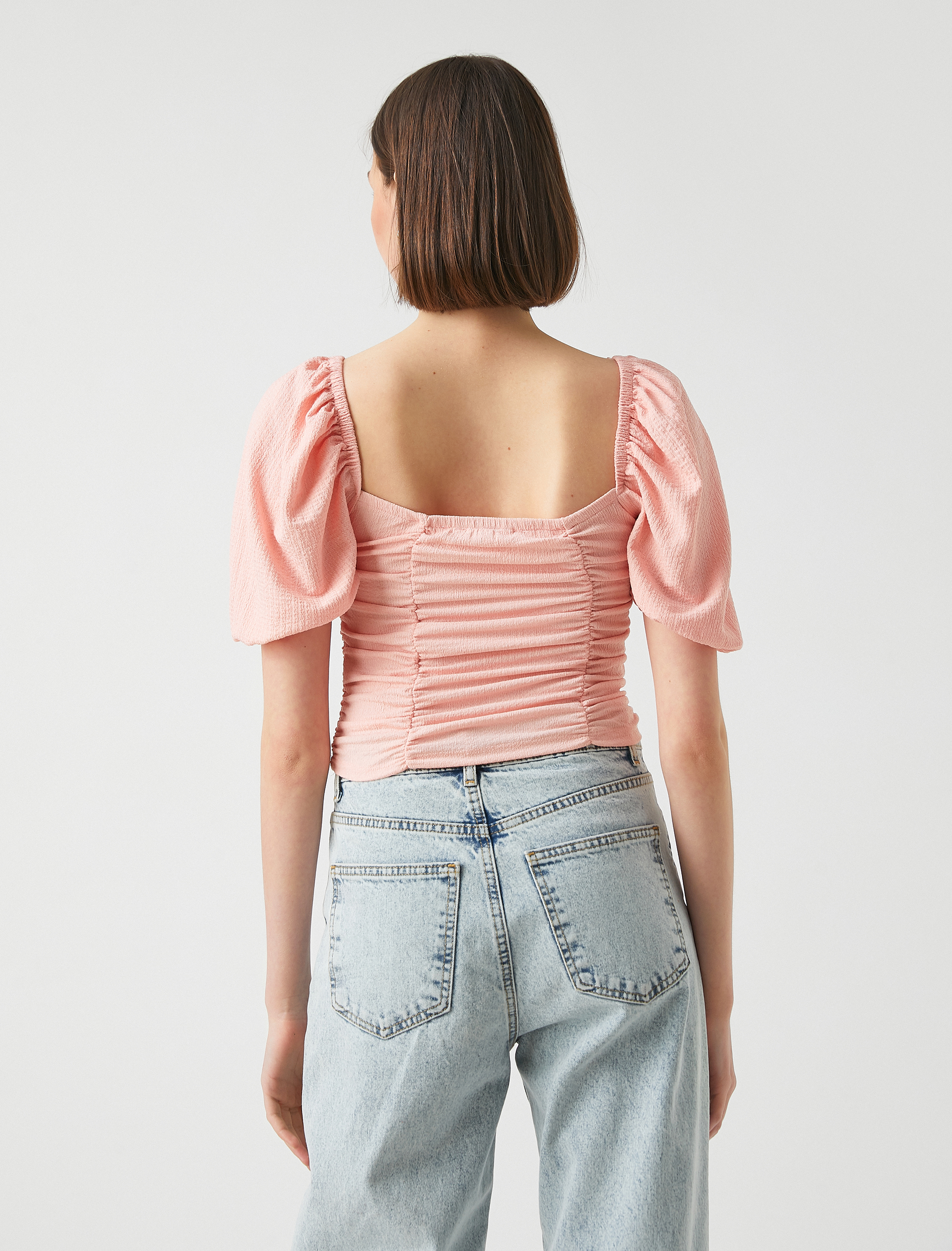   Balon Kollu Crop Büzgülü U Yaka Sırt Detaylı Bluz