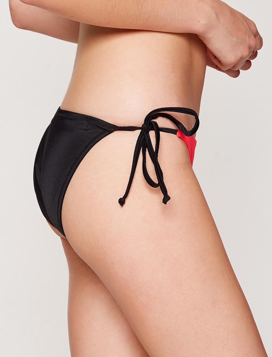   İşlemeli Bikini Altı