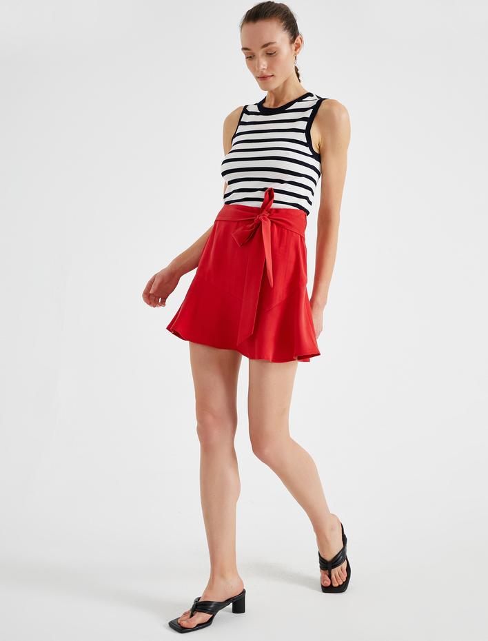  Belden Bağlamalı Şort Etek