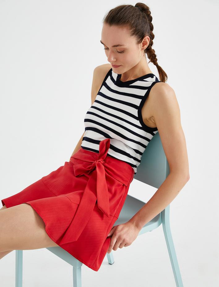  Belden Bağlamalı Şort Etek