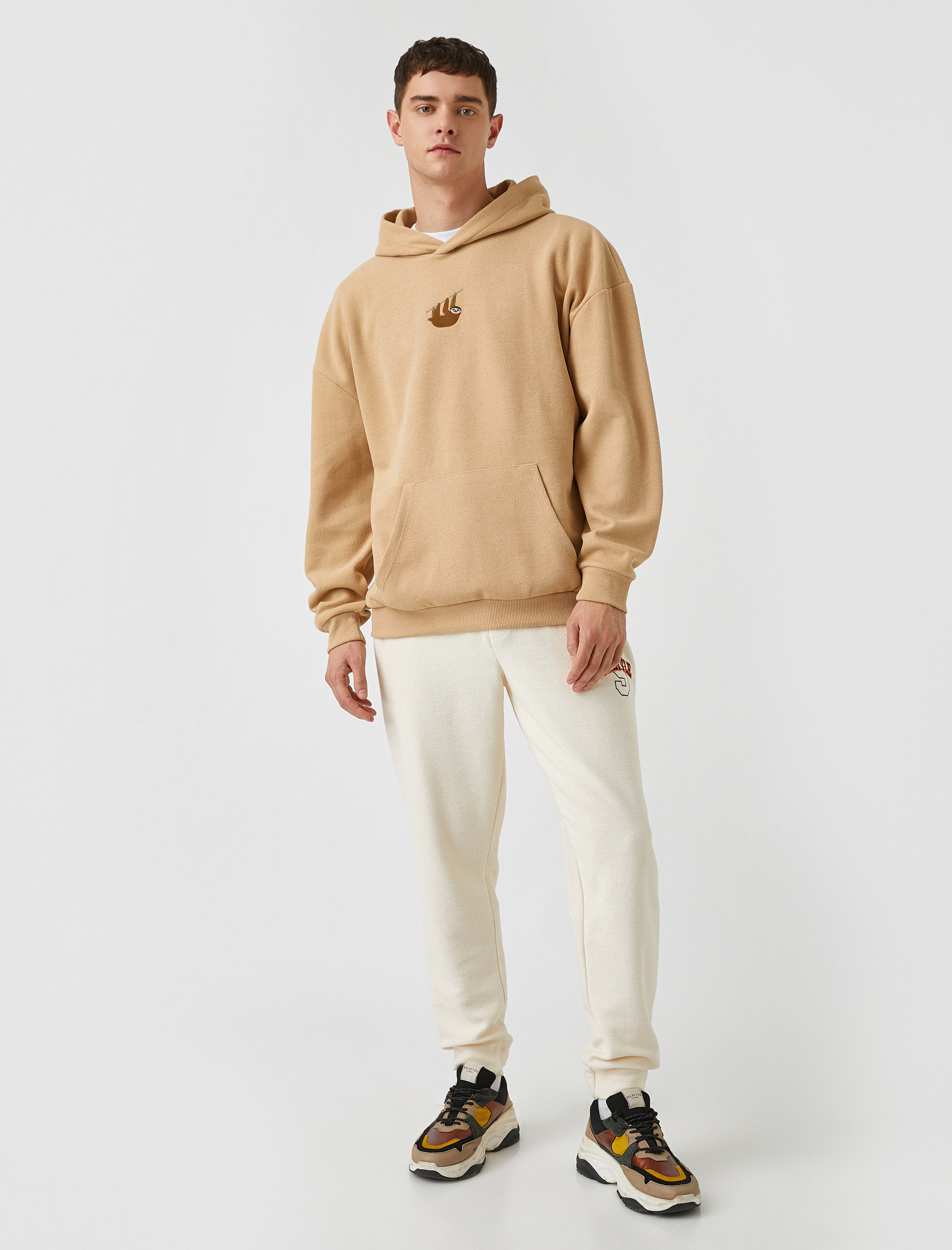   Tembel Hayvan İşlemeli Kapşonlu Sweatshirt