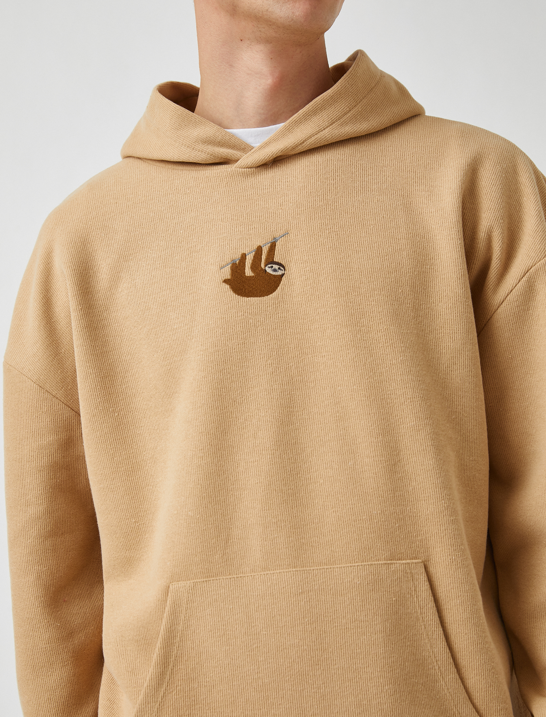   Tembel Hayvan İşlemeli Kapşonlu Sweatshirt