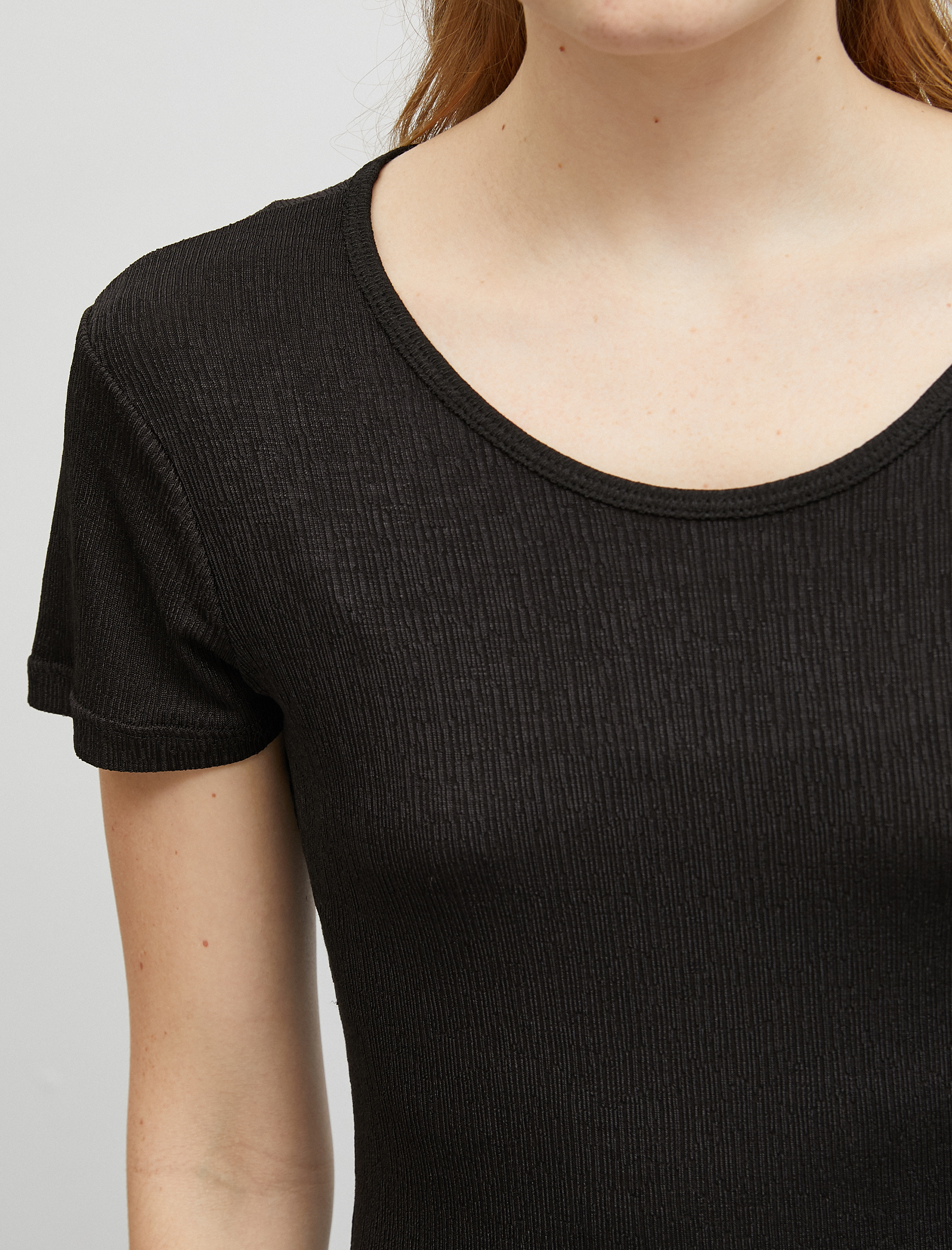   Bisiklet Yaka Dar Kalıp Tişört