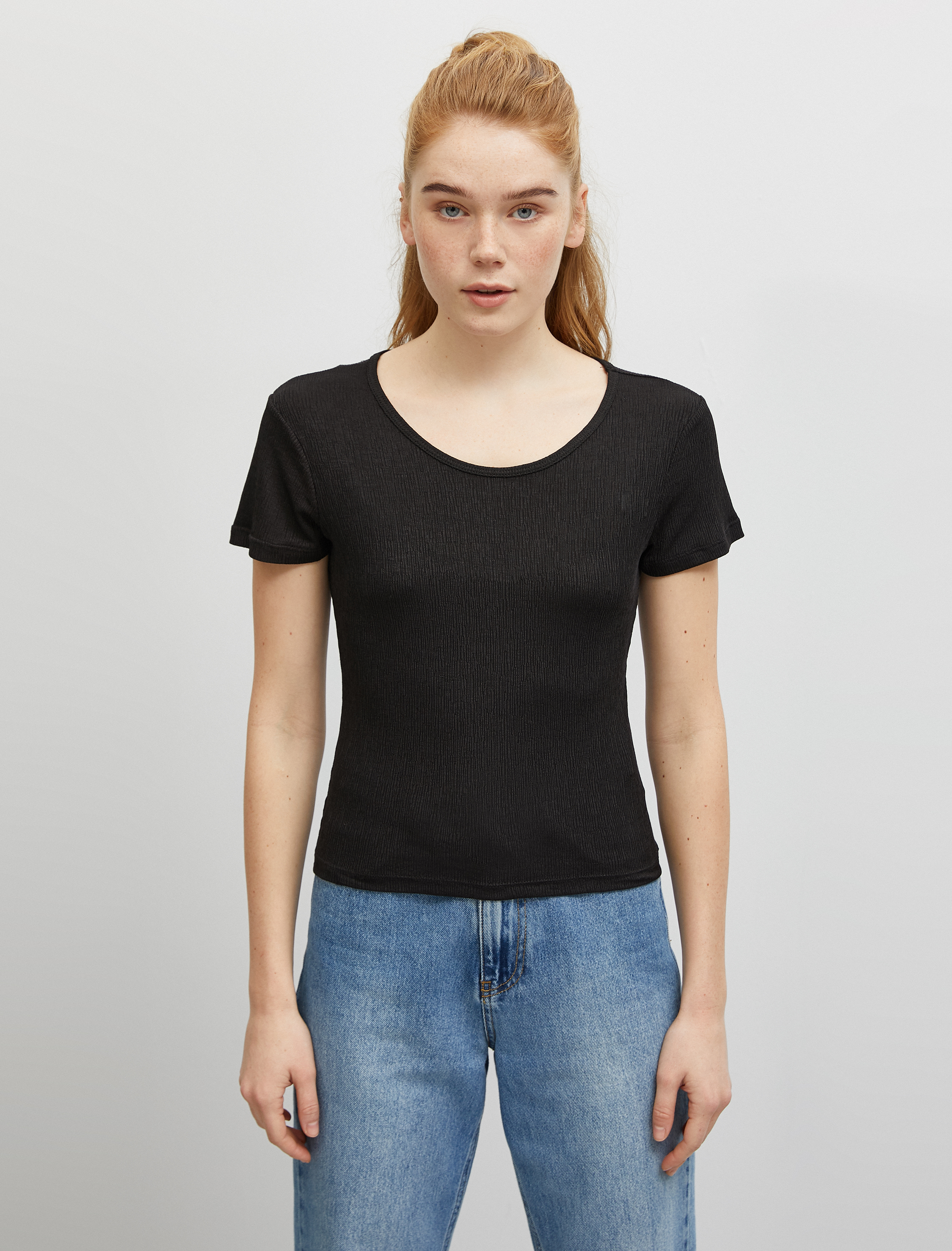   Bisiklet Yaka Dar Kalıp Tişört