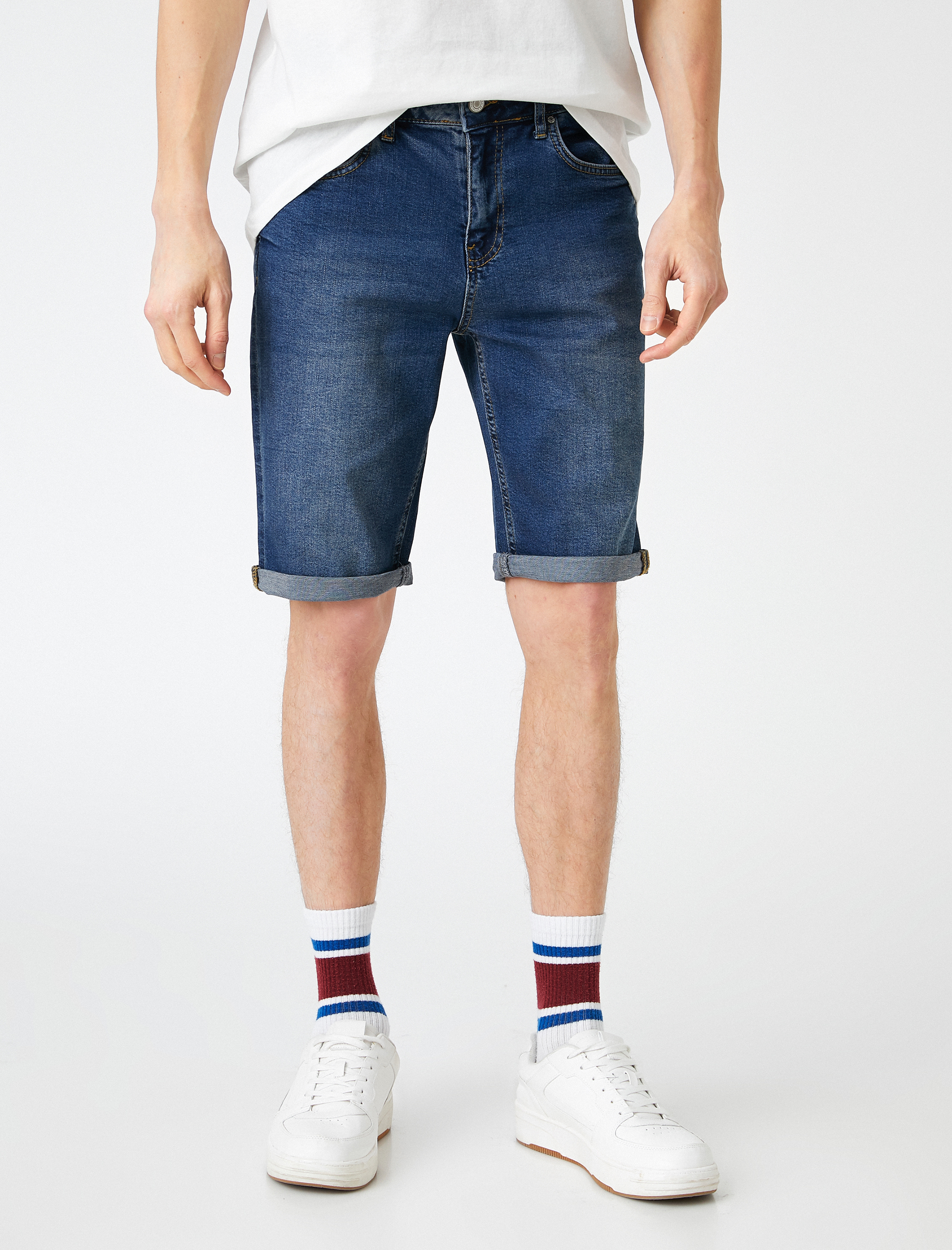   Paçası Katlı Kot Şort