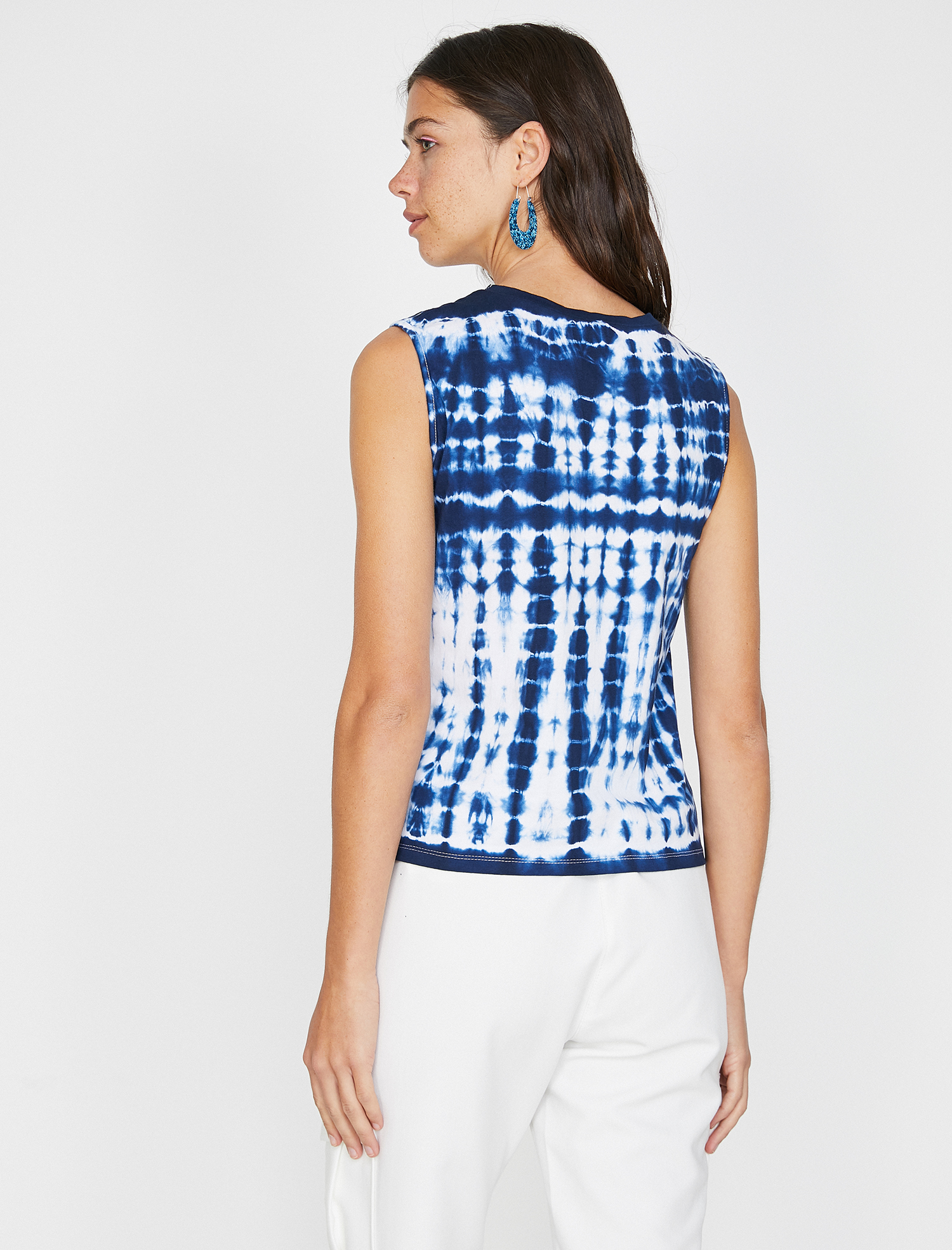   Batik Desenli Atlet