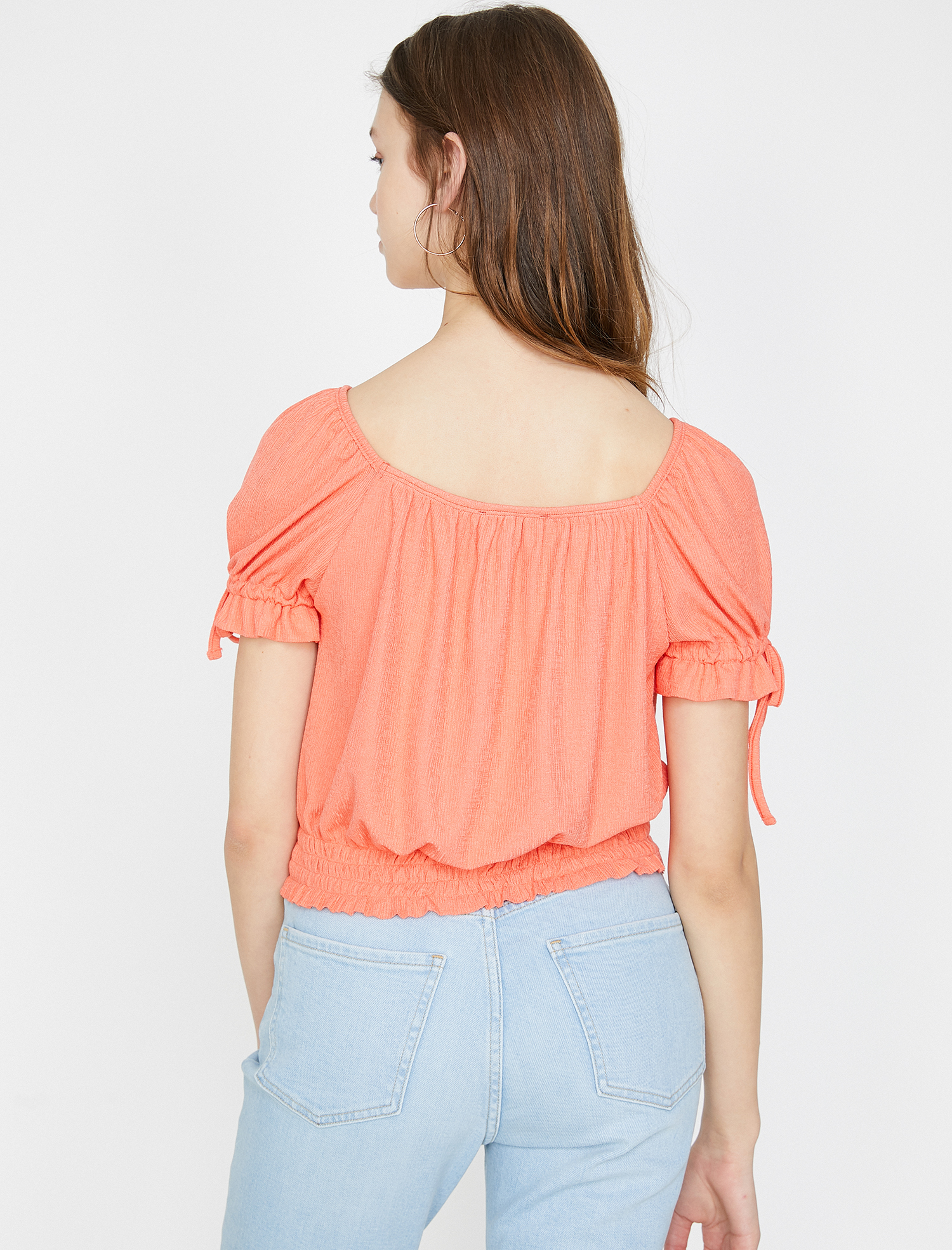 Omzu Açık Tişört