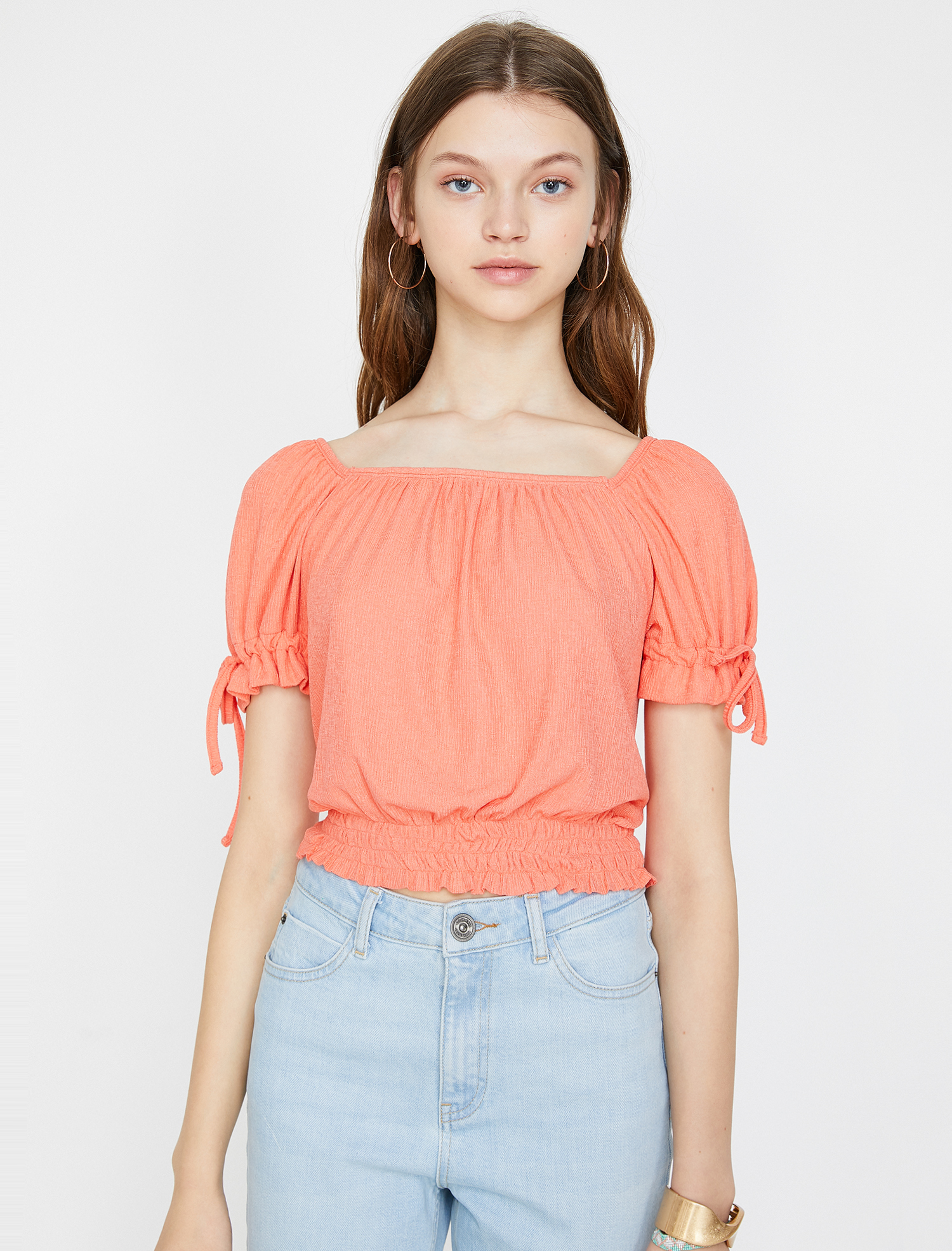 Omzu Açık Tişört