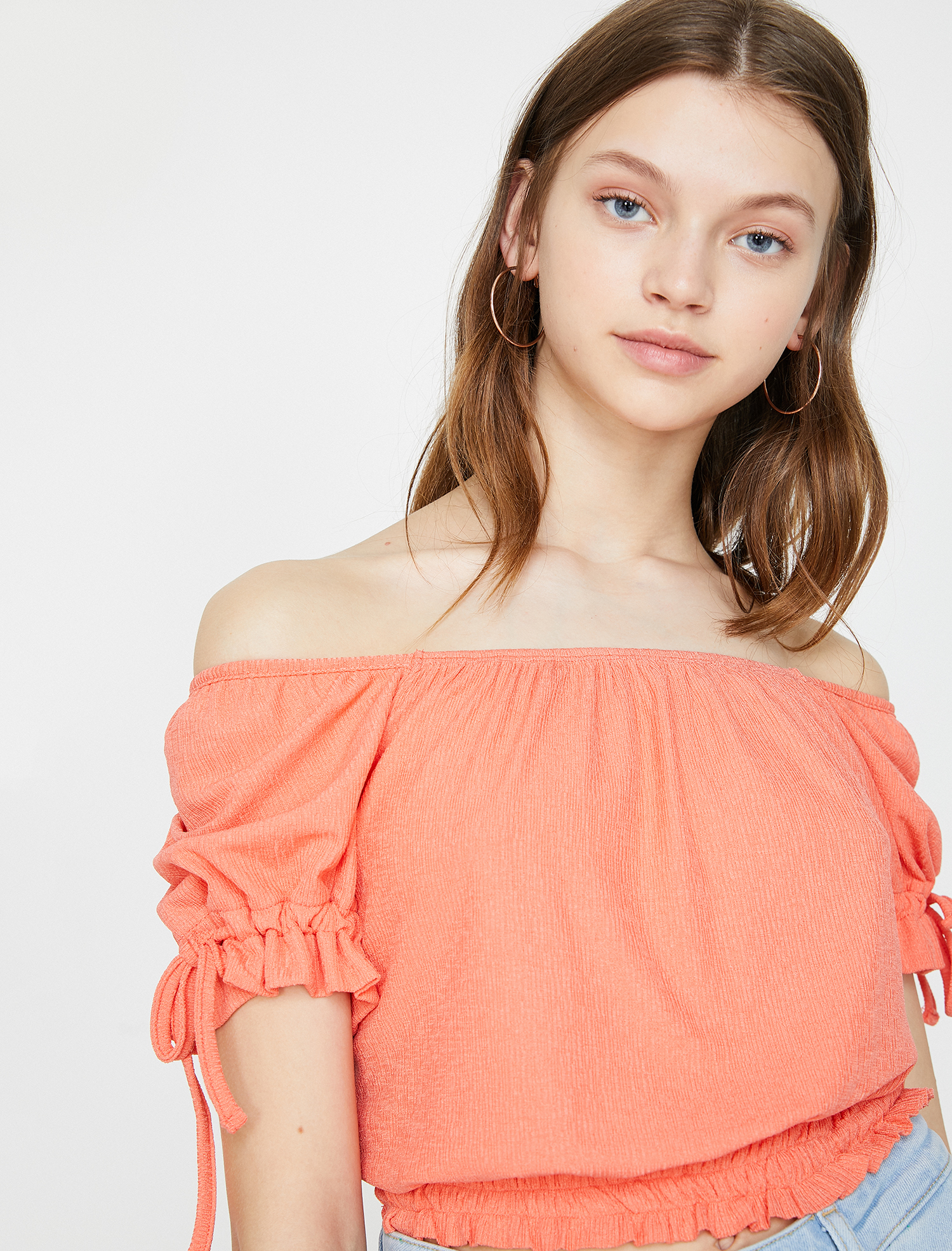 Omzu Açık Tişört