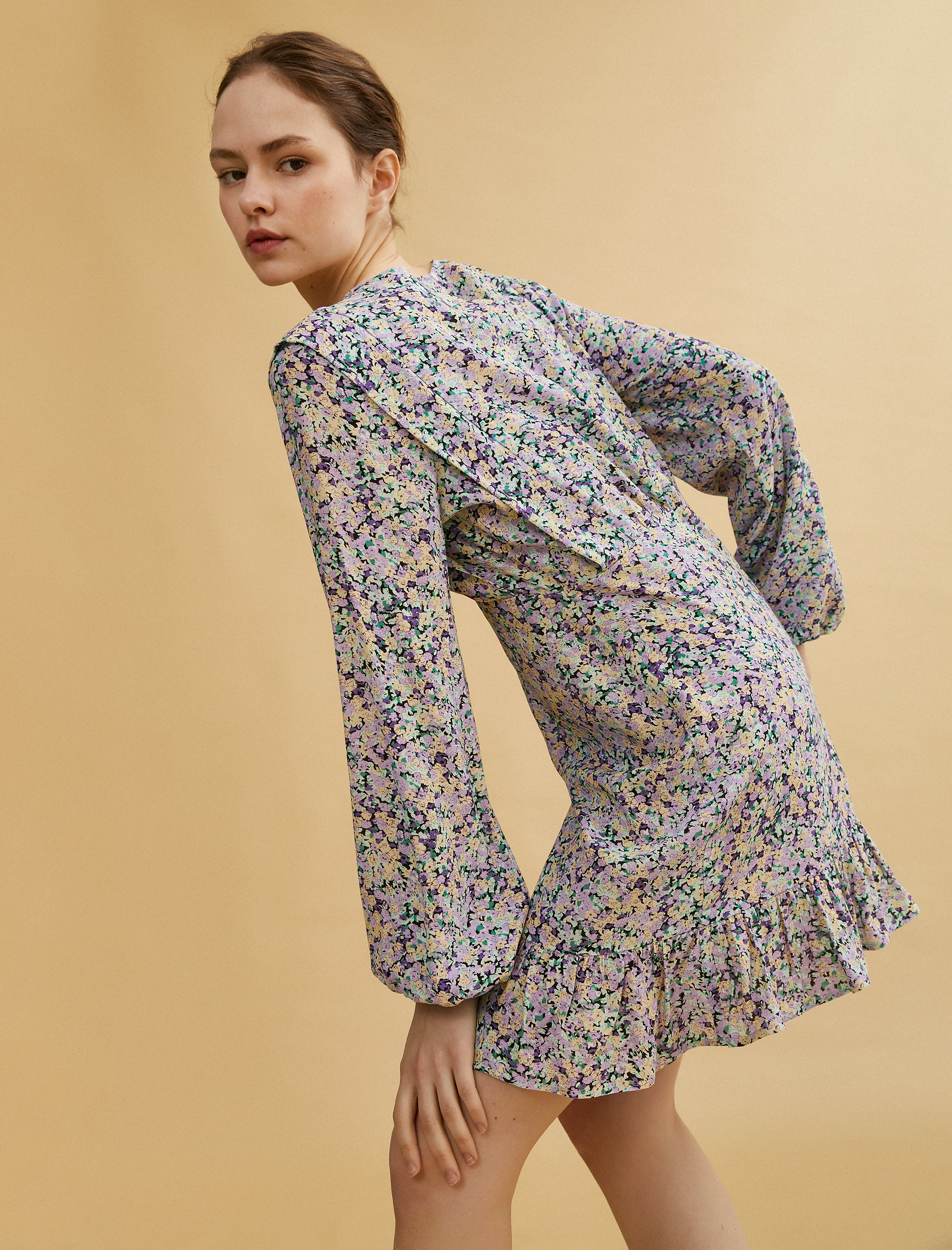 Çiçekli Elbise Fırfırlı Uzun Kollu Bisiklet Yaka