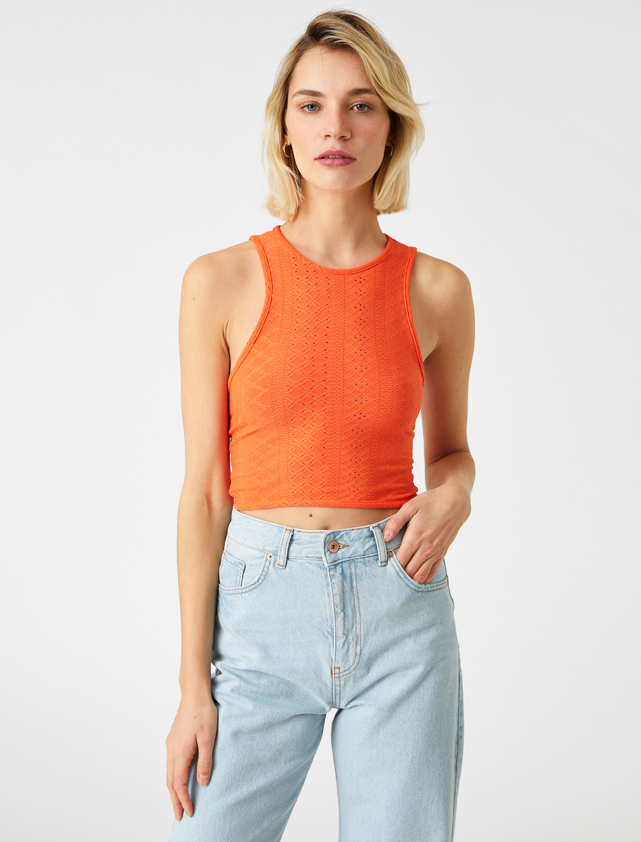   Halter Yaka Atlet Pencere Detaylı