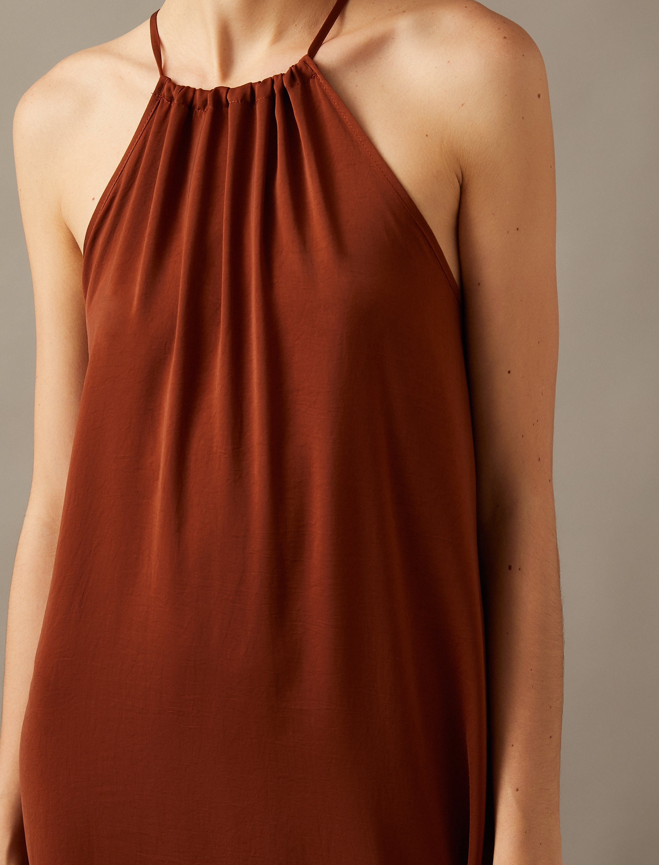   Halter Yaka Kısa Elbise