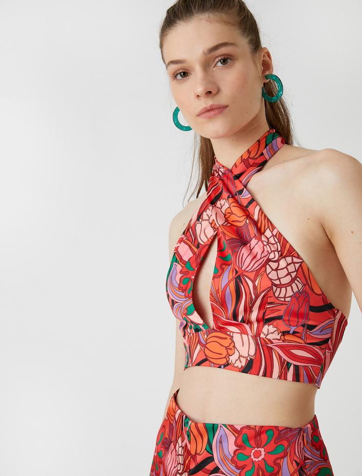  Melis Ağazat X Koton - Çiçekli Saten Crop Atlet