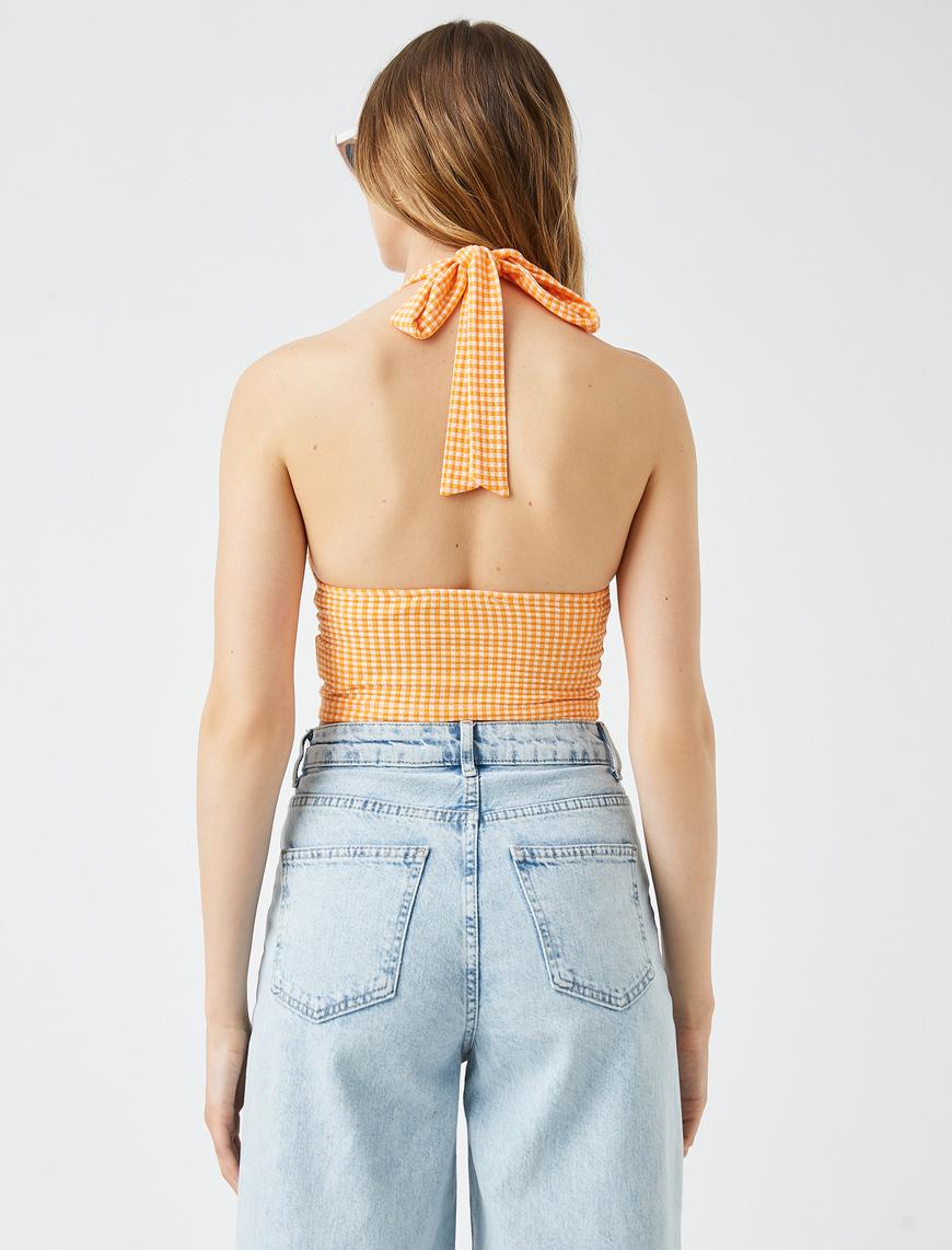   Crop Atlet Halter Yaka Pencere Detaylı