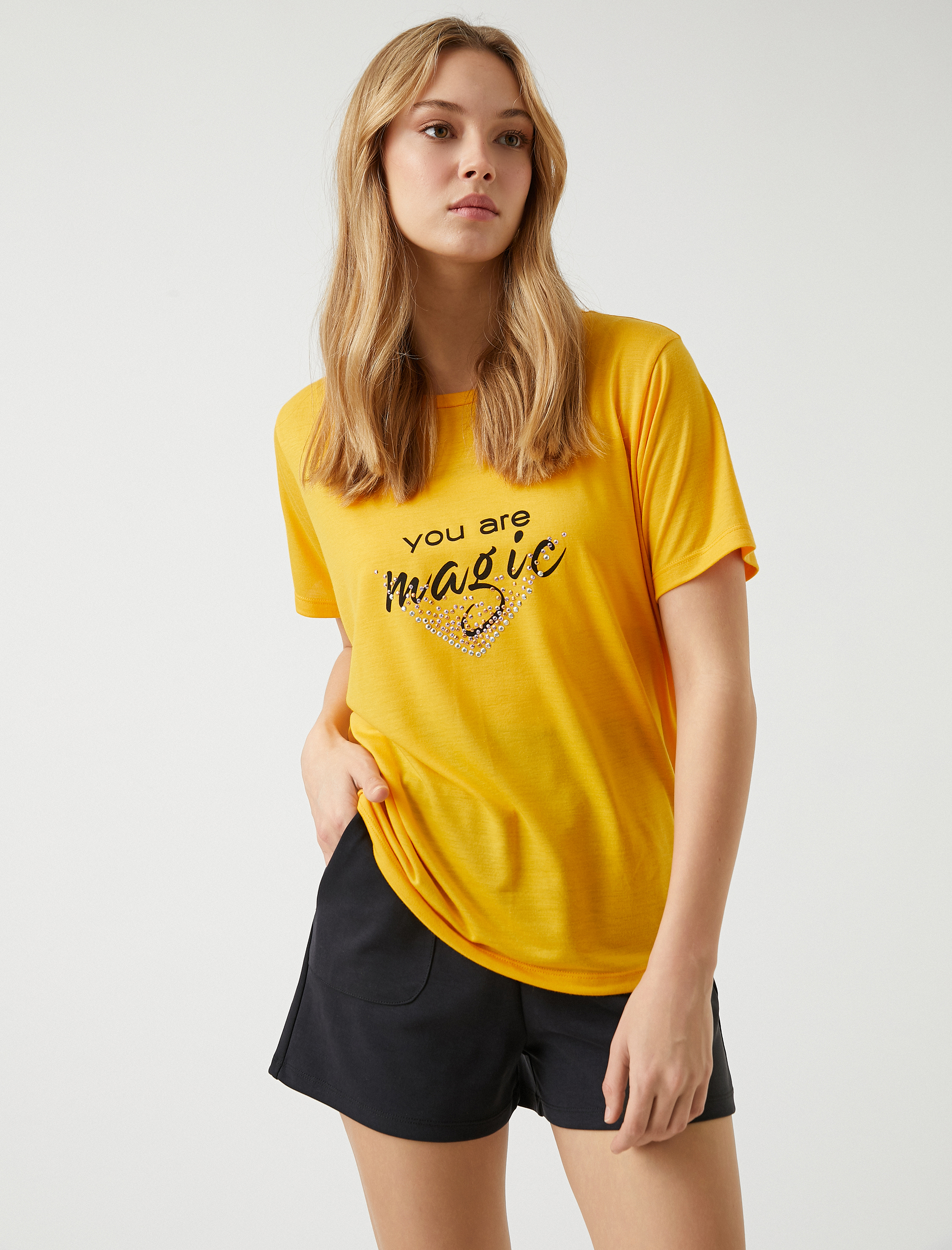   Baskılı Pullu Tişört Bisiklet Yaka