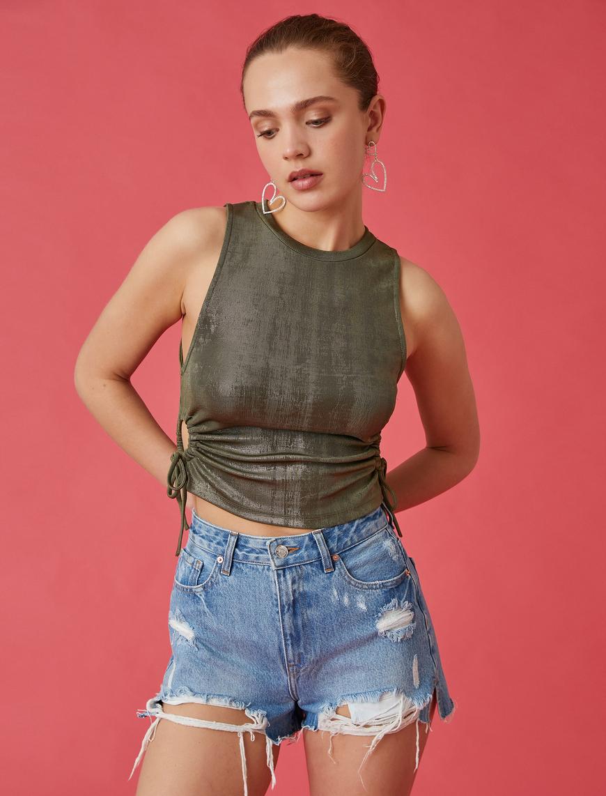   Crop Atlet Halter Yaka Pencere Detaylı