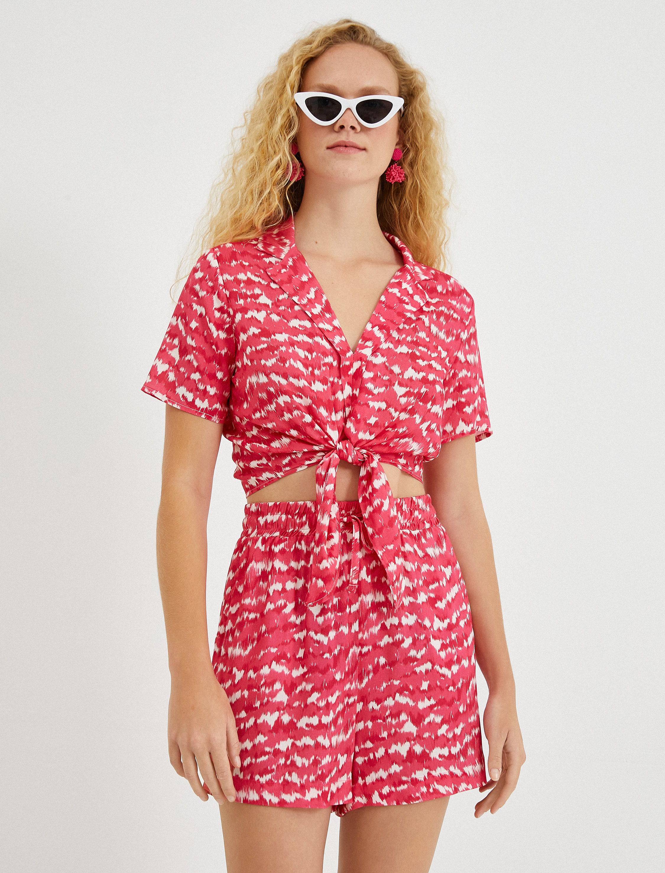   Desenli Crop Bluz Bağlama Detaylı Gömlek Yaka