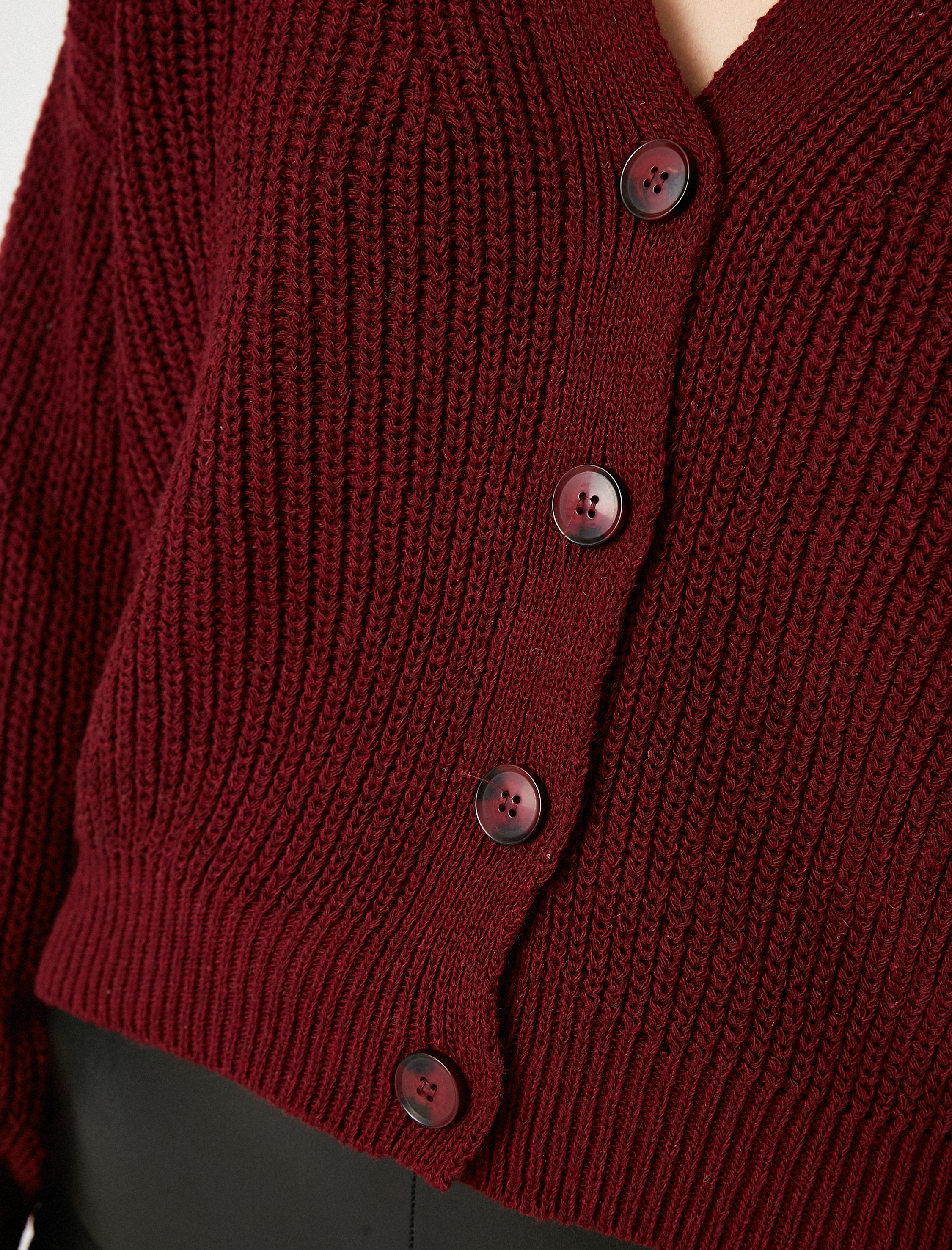   V Yaka Crop Triko Hırka