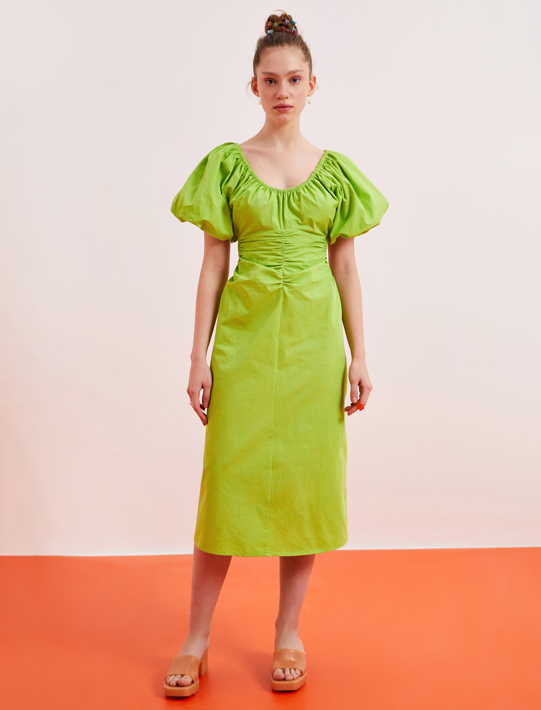   Balon Kol Pencere Detaylı Midi Elbise