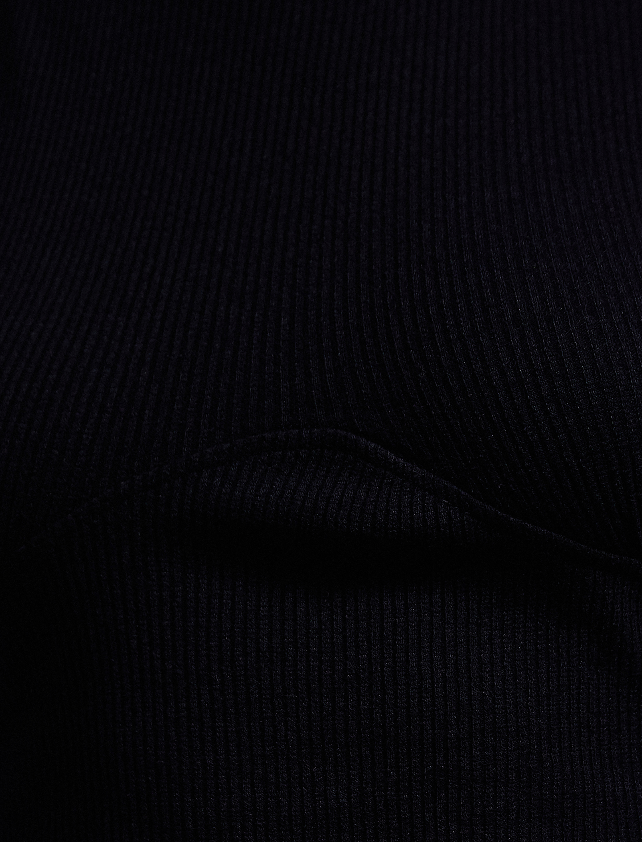   Crop Atlet Halter Yaka Pencere Detaylı