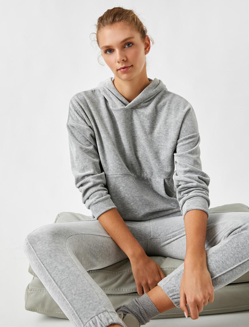   Kapüşonlu Kanguru Cepli Sweatshirt