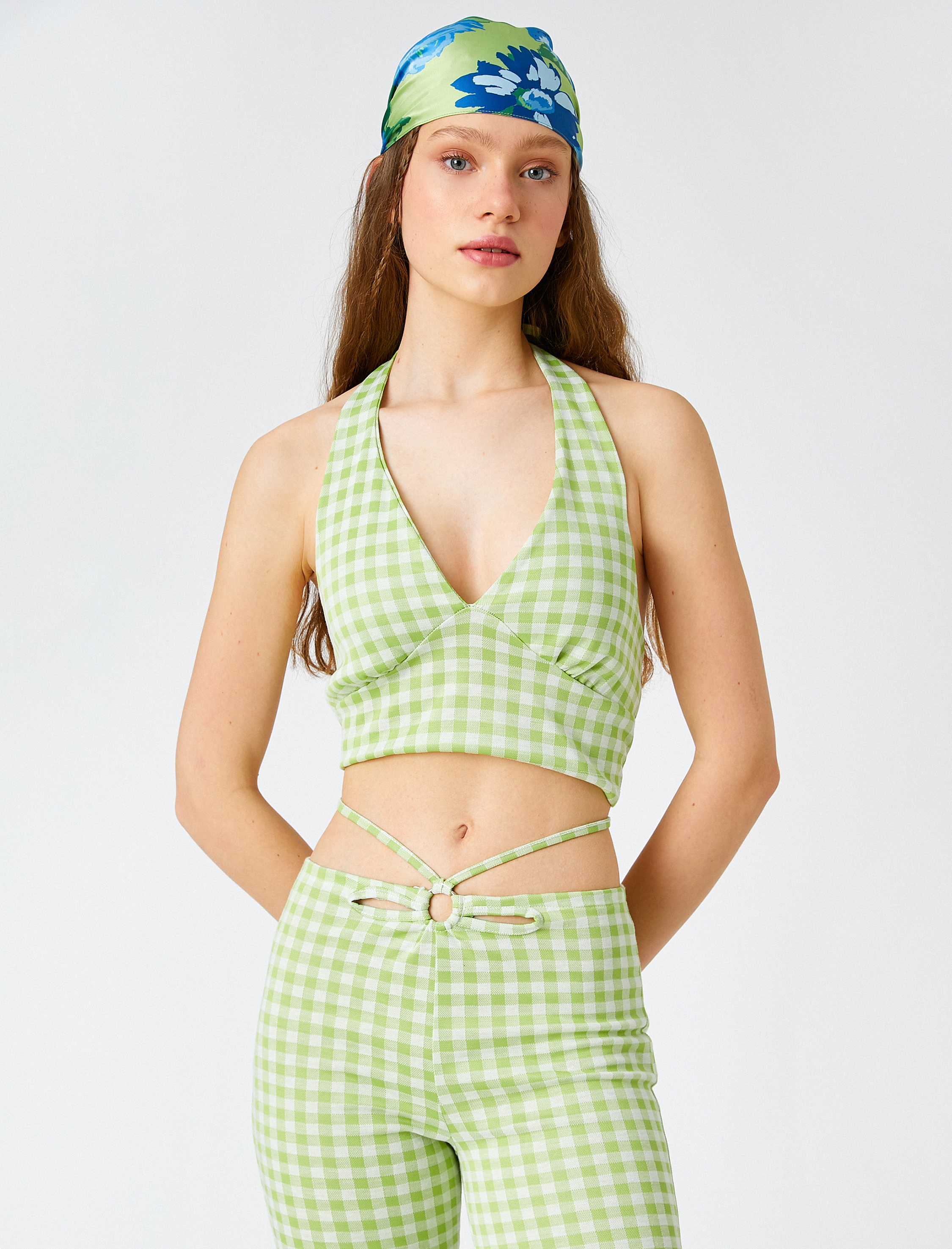Askılı Halter Yaka Crop Top