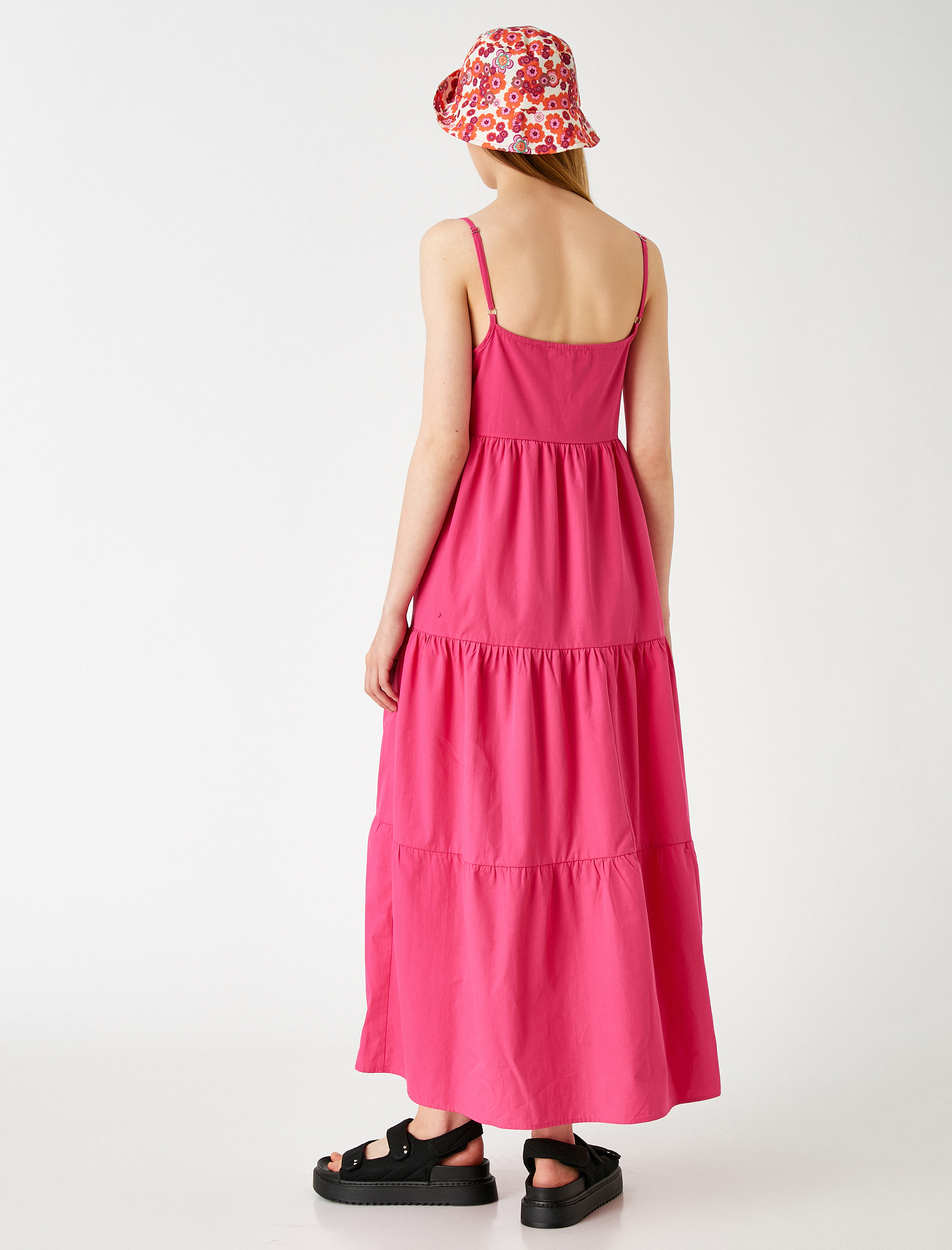   Katlı Uzun Elbise İnce Askılı Kare Yaka