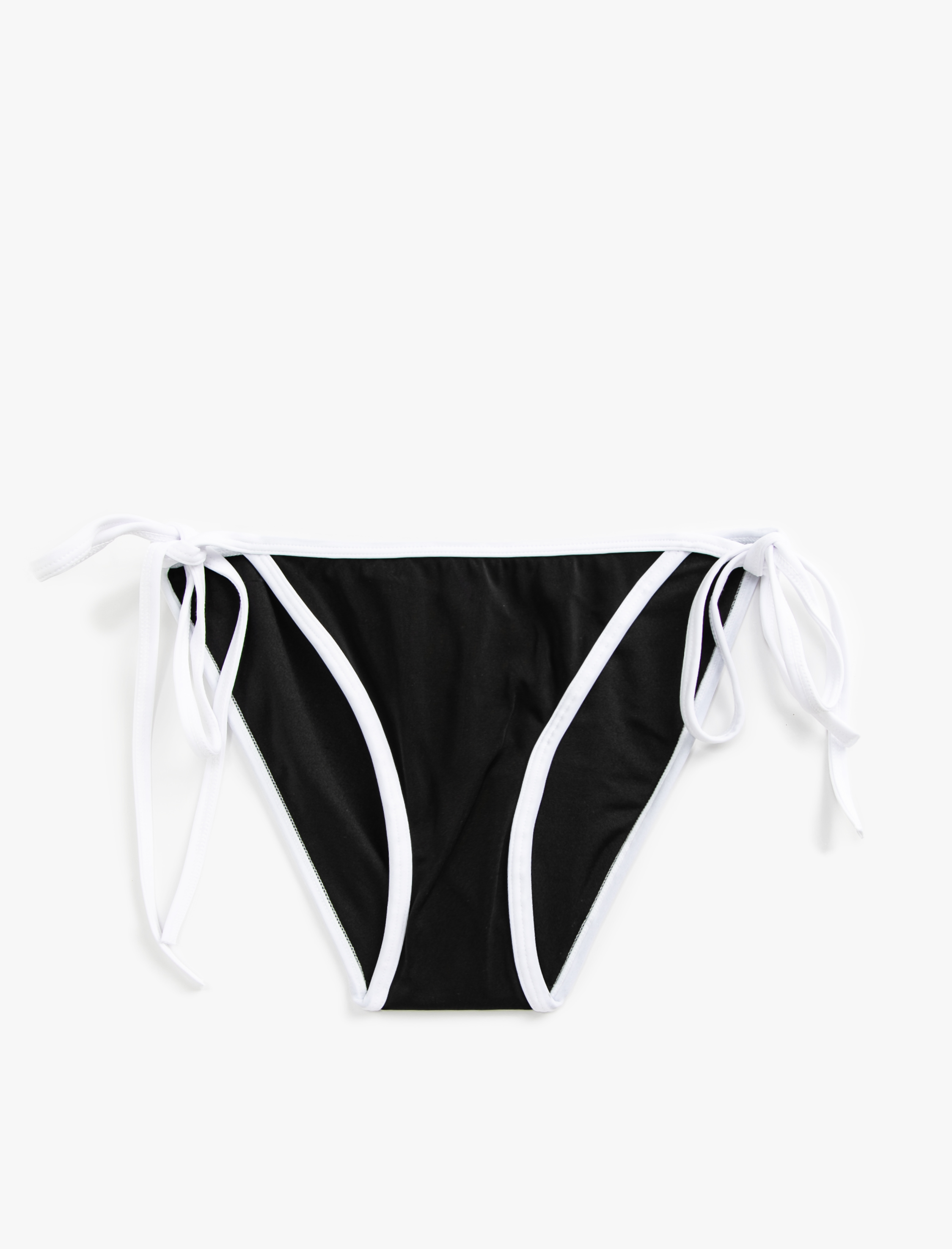   Bikini Altı Yanları Bağlamalı Biye Detaylı