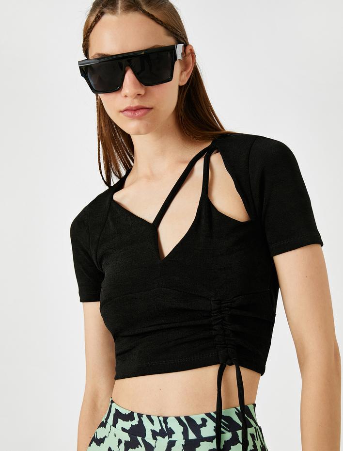  Crop Tişört Pencere Detaylı