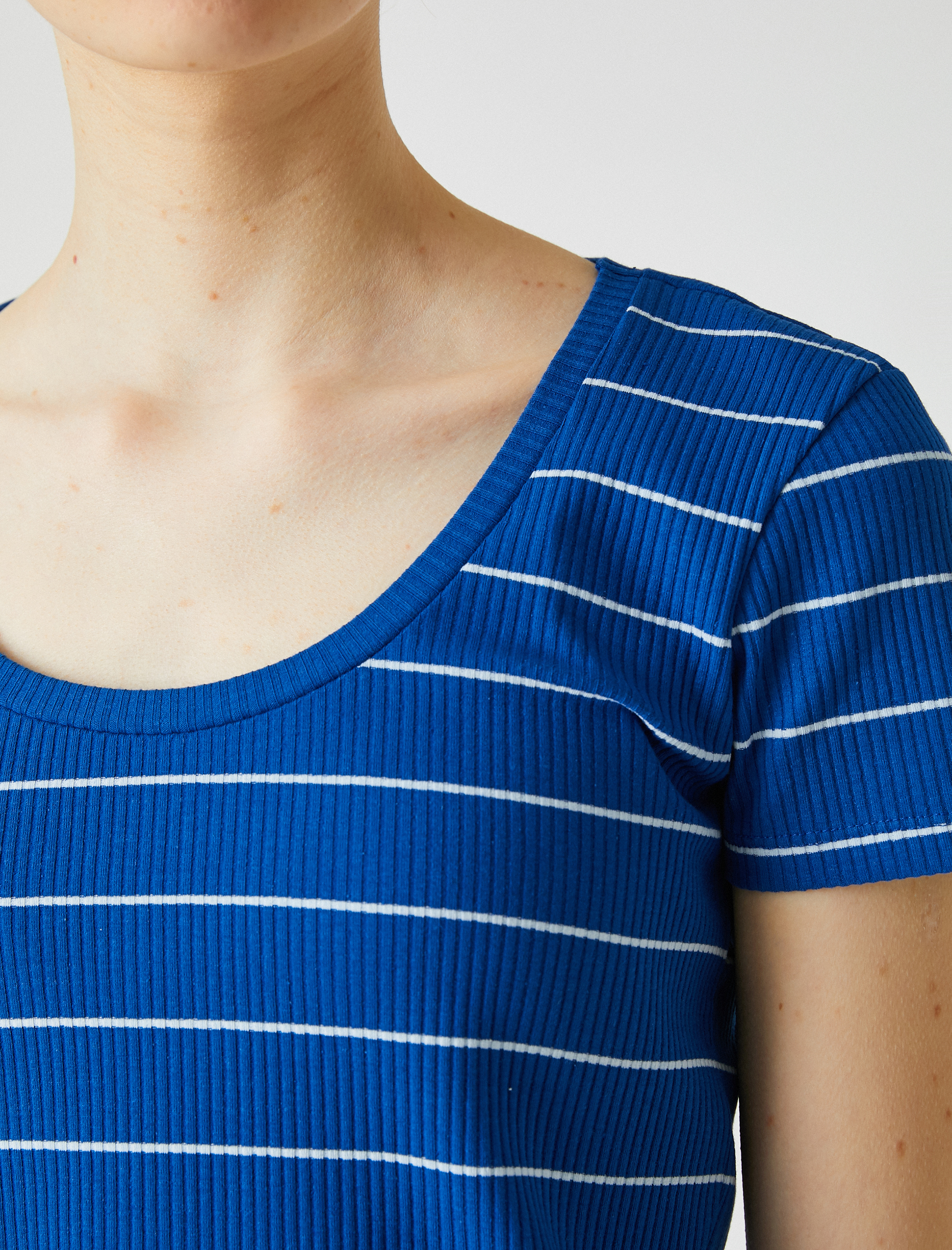   Kısa Kollu Tişört