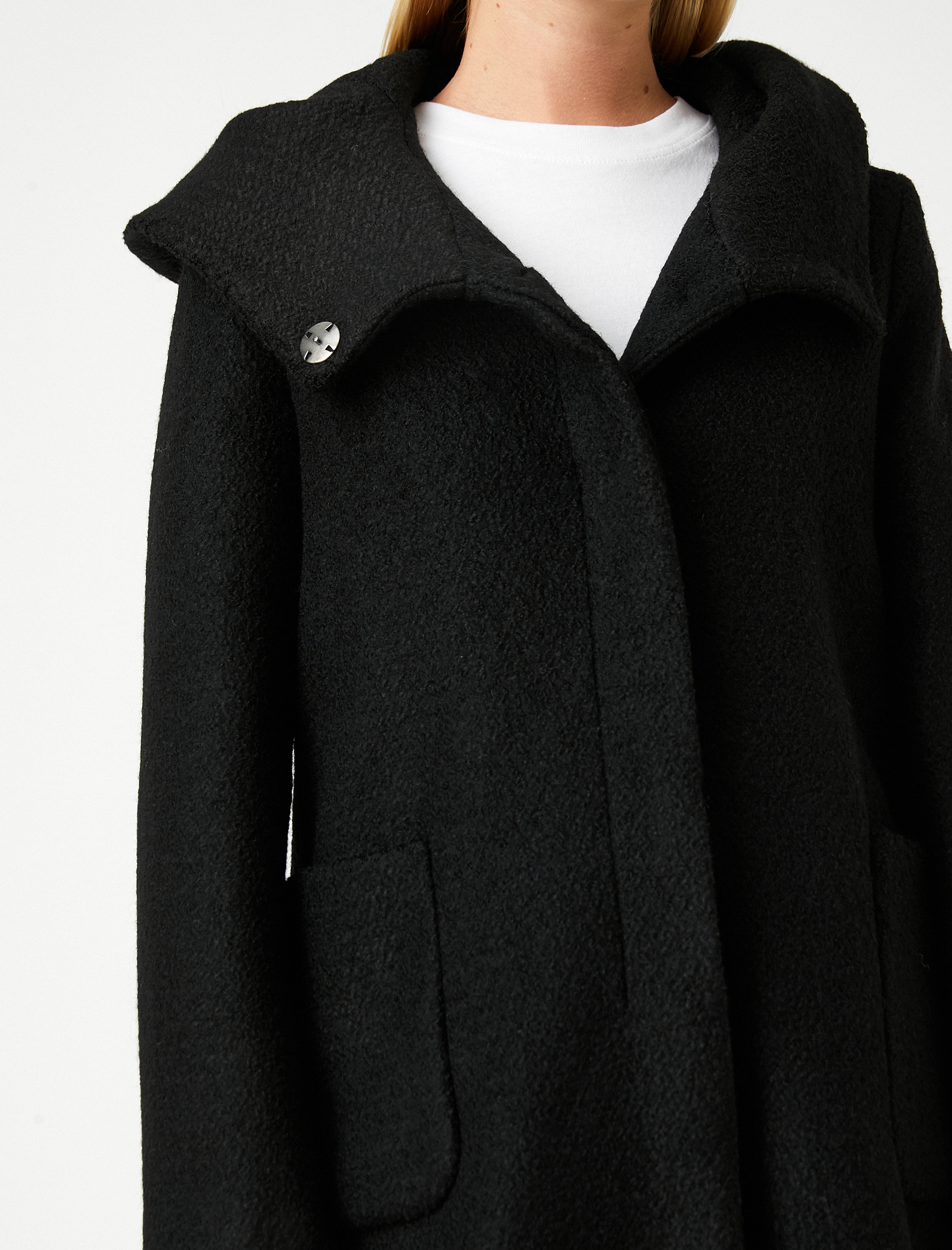   Kapüşonlu Cepli Kaban