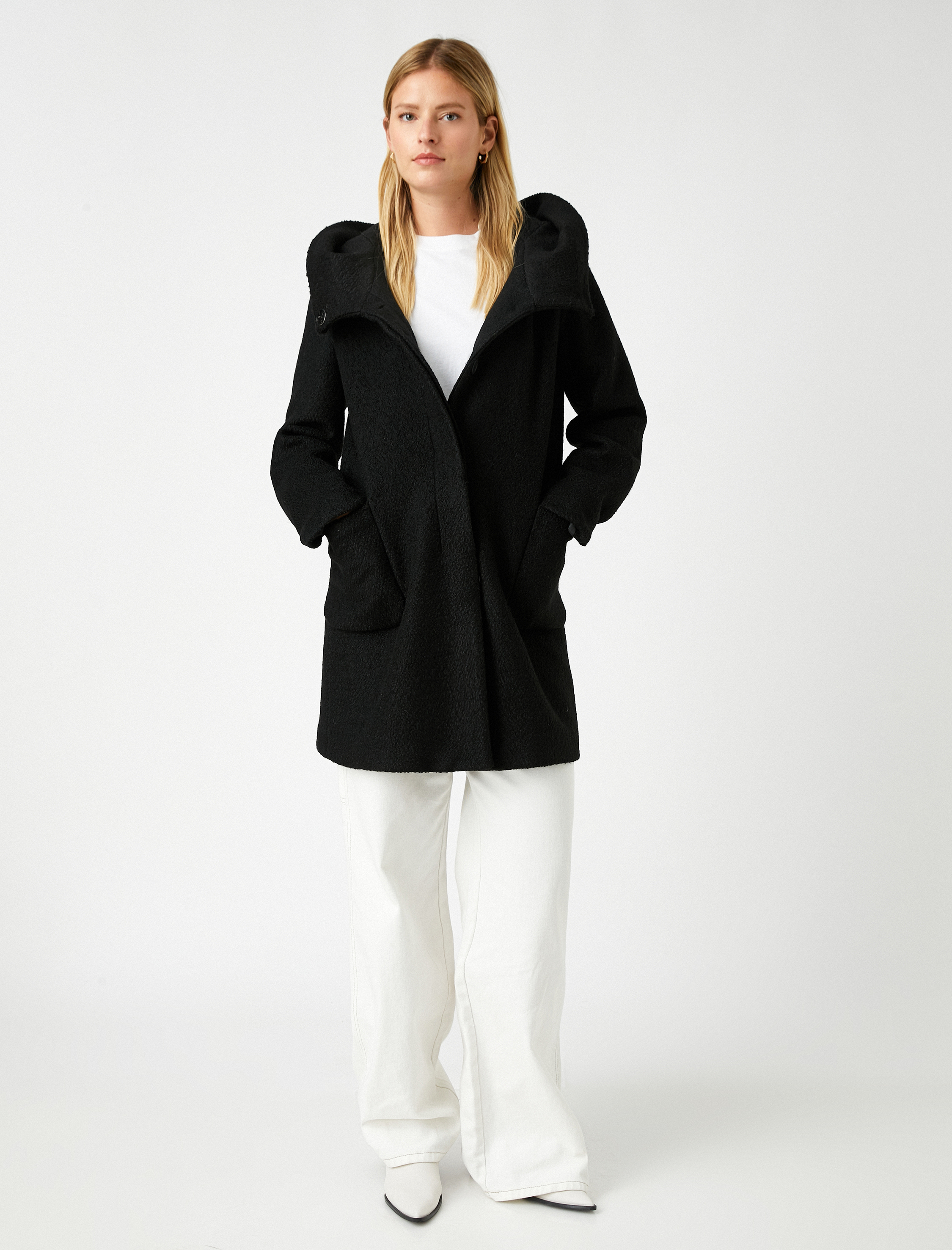   Kapüşonlu Cepli Kaban