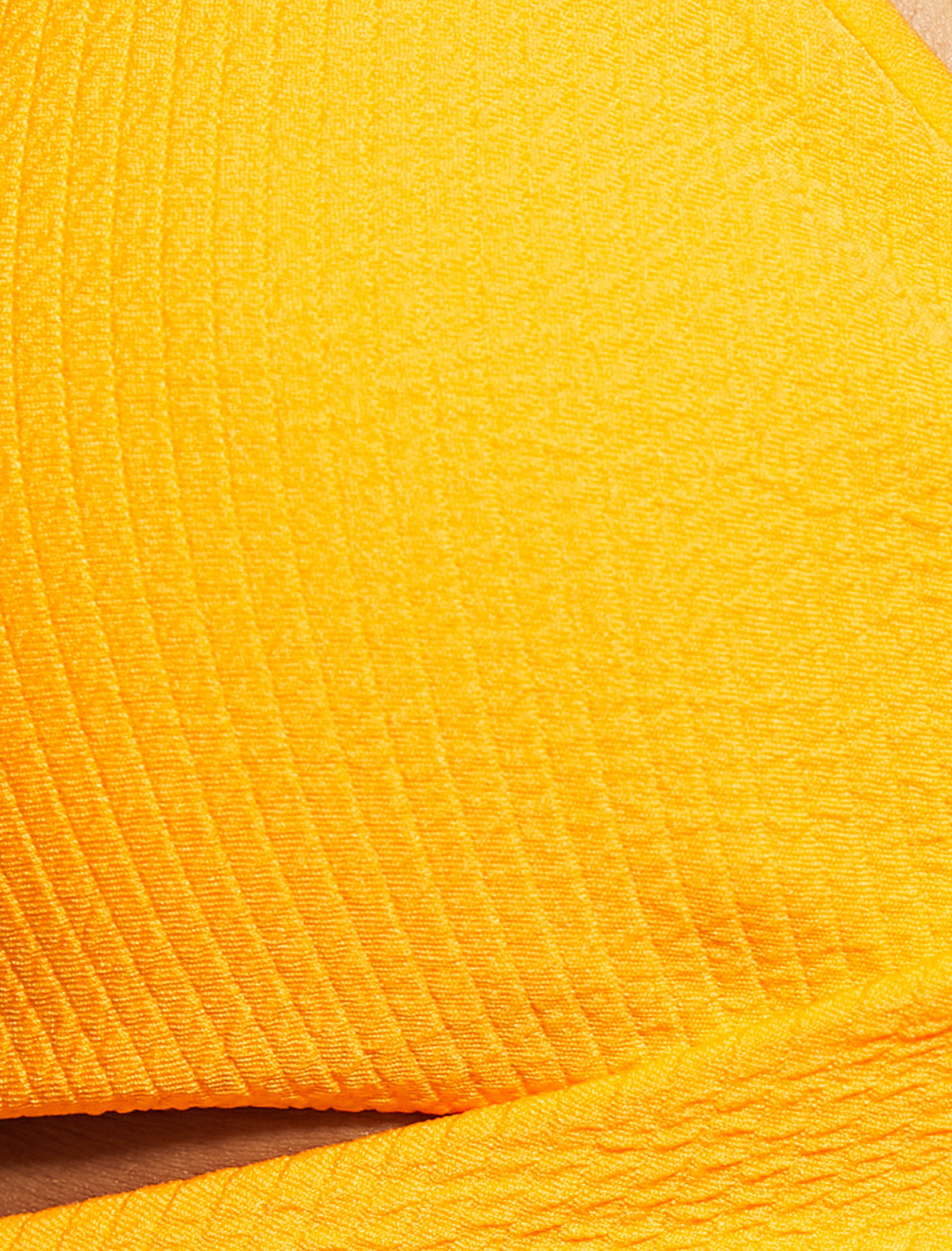   Üçgün Bikini Üstü Dokulu