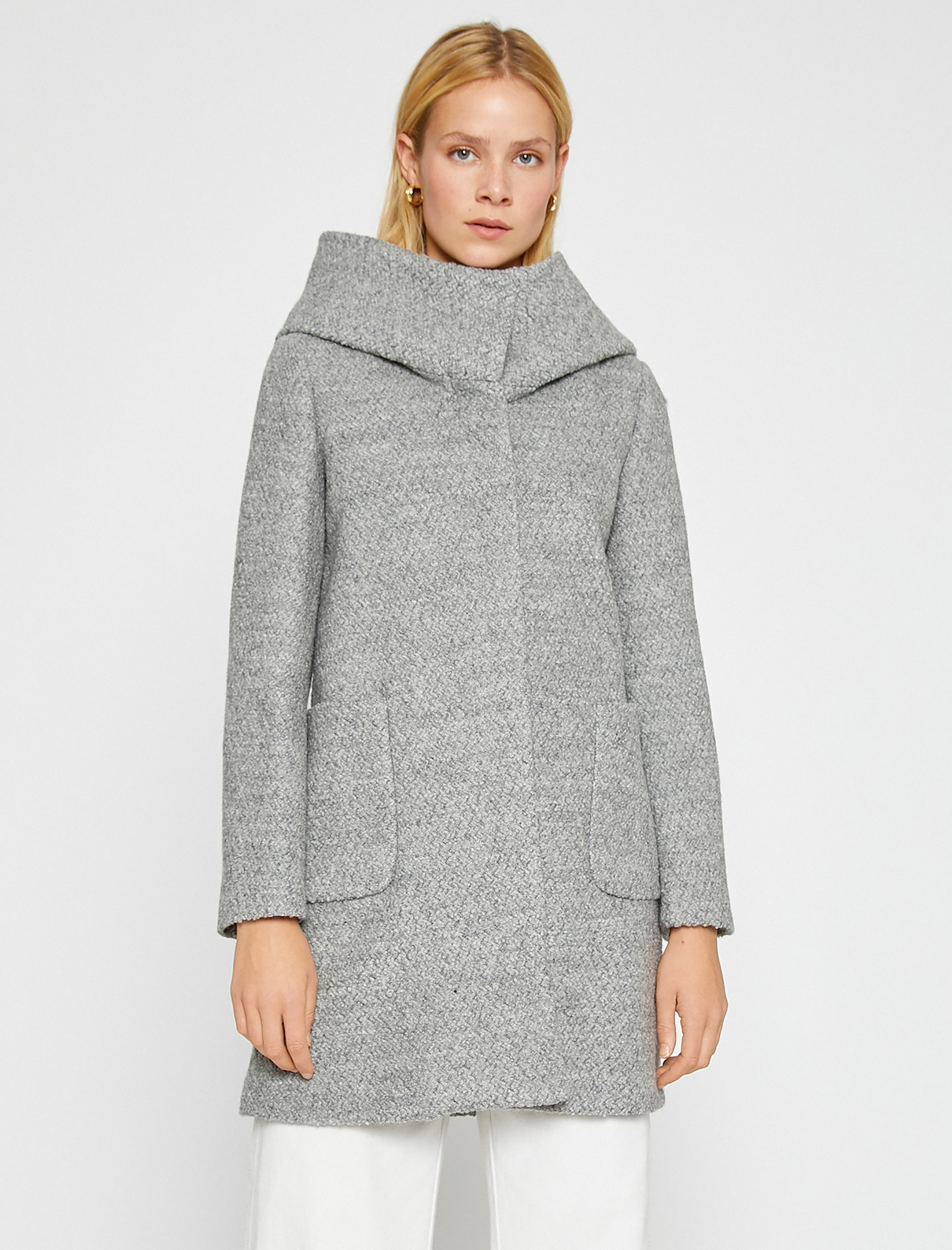   Kapüşonlu Cepli Kaban