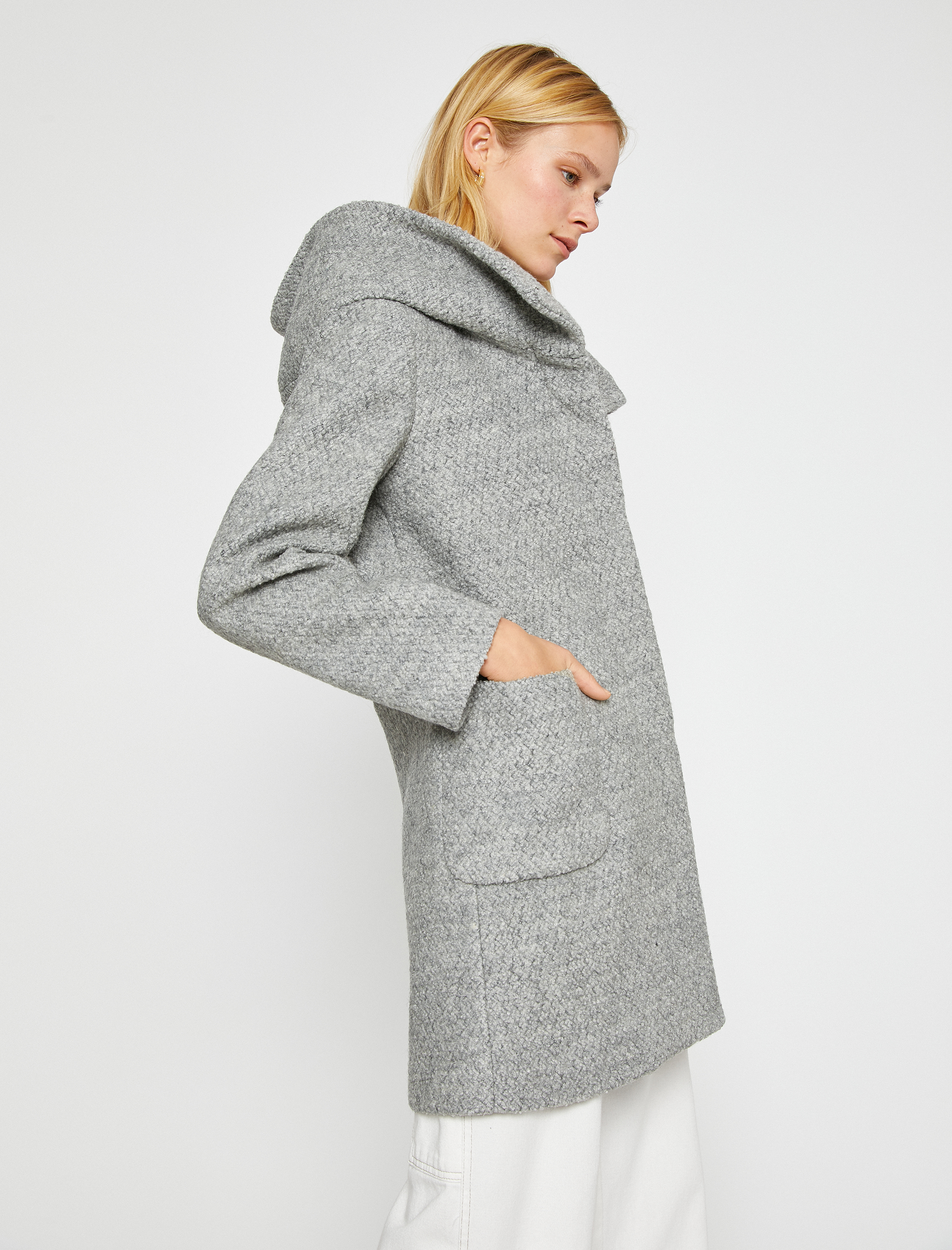   Kapüşonlu Cepli Kaban