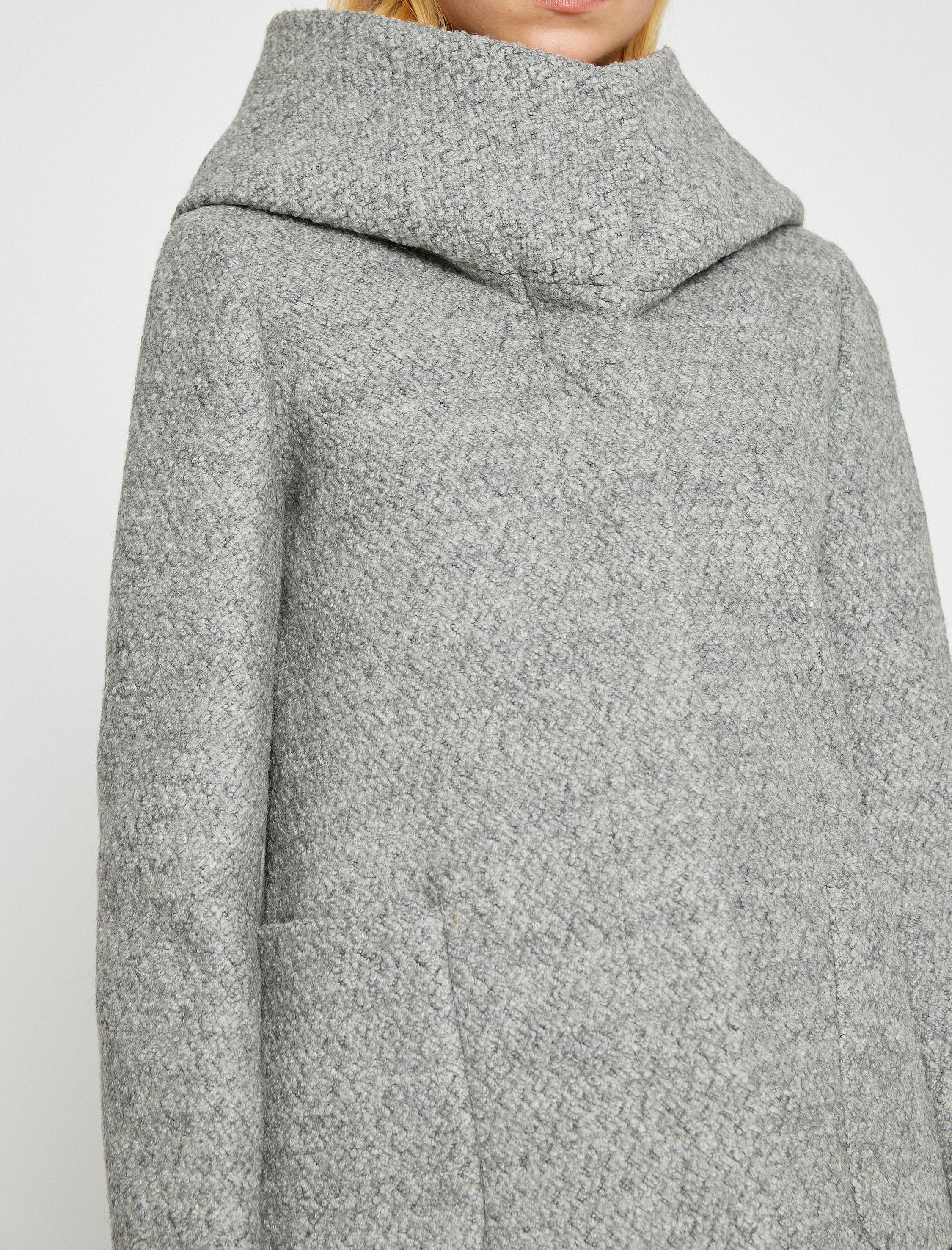   Kapüşonlu Cepli Kaban