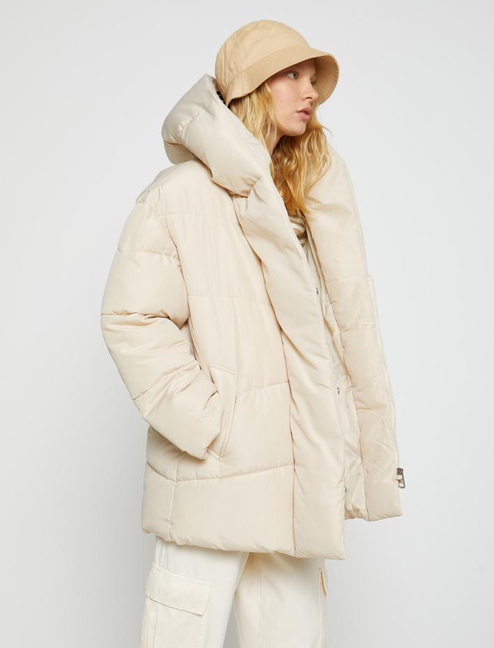  Şişme Mont Kapüşonlu Cep Detaylı