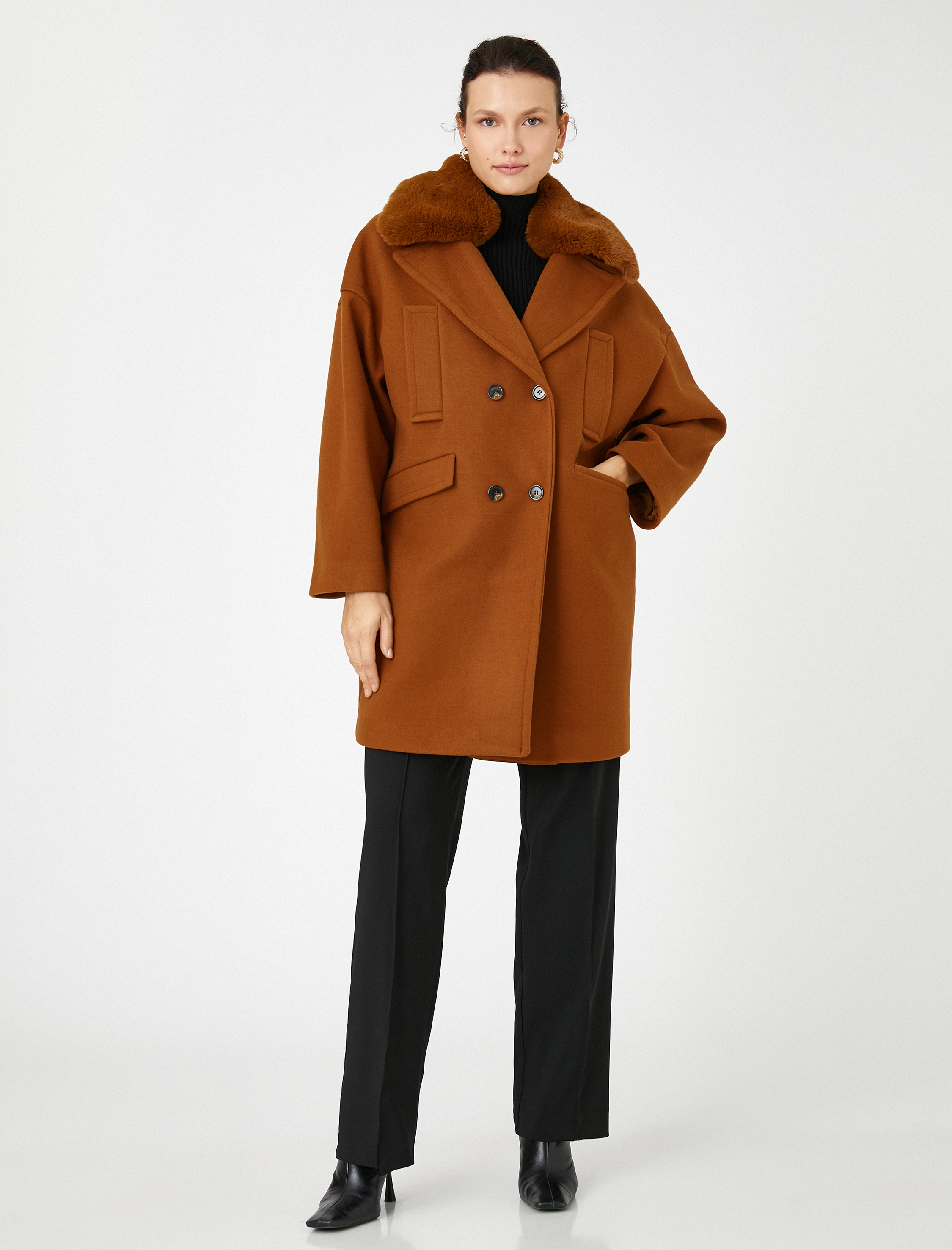   Oversize Kaşe Kaban Peluş Detaylı