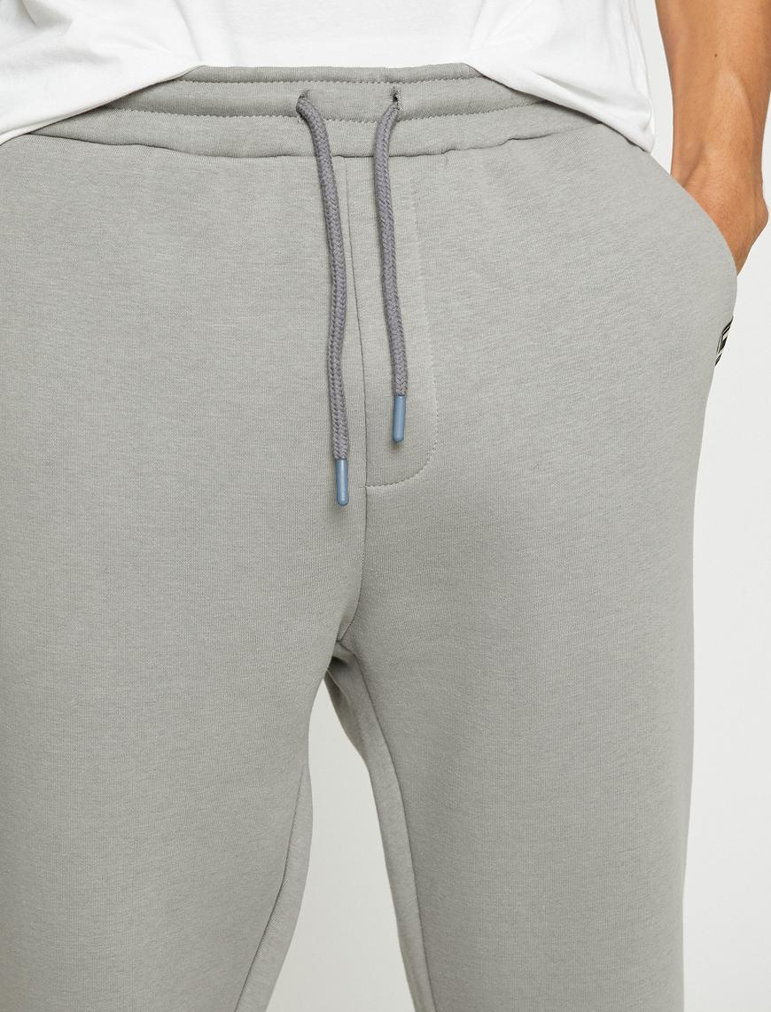   Basic Jogger Eşofman Altı Baskı Detaylı Cepli Beli Bağcıklı Şardonlu