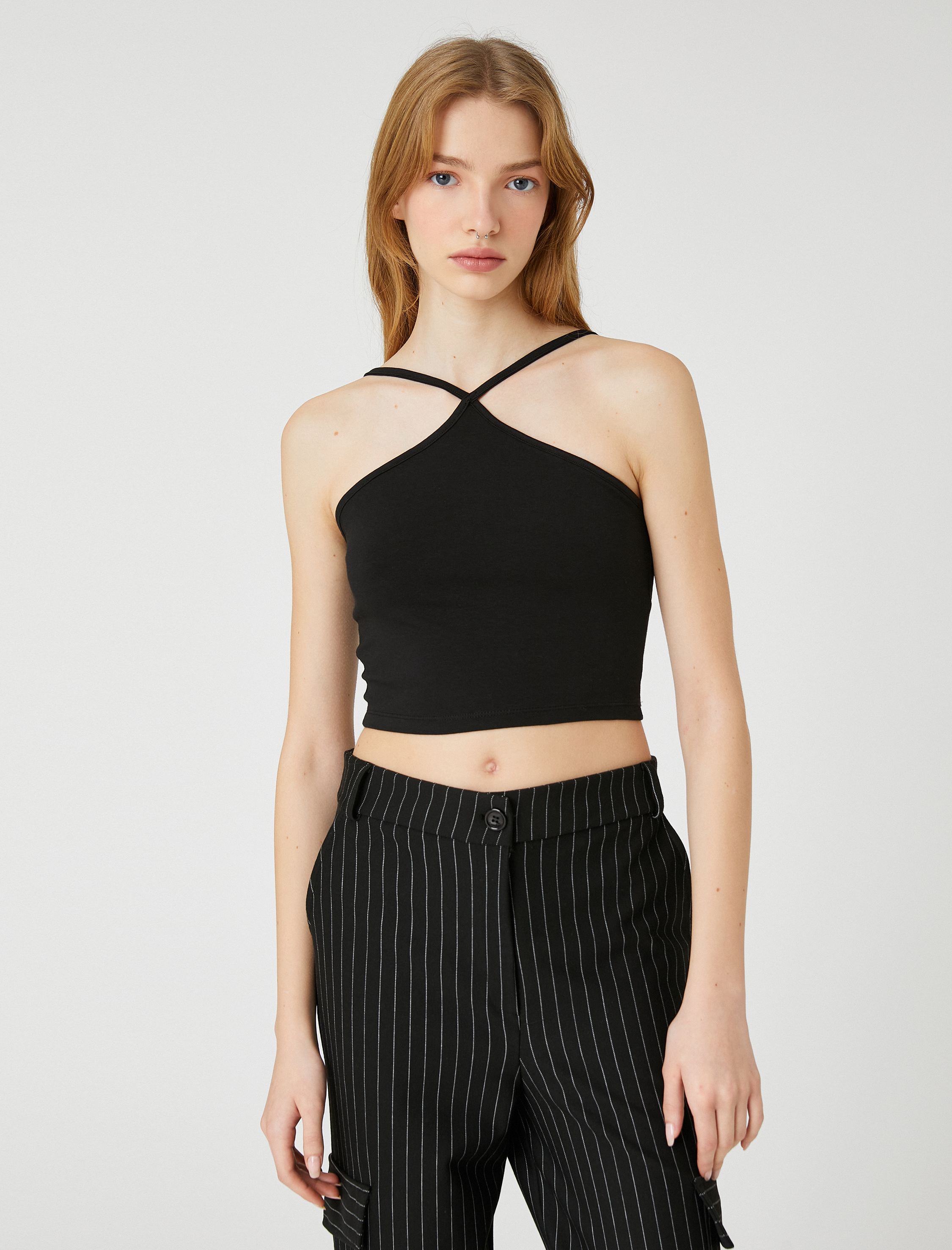   Crop Atlet Halter Yaka Biye Detaylı