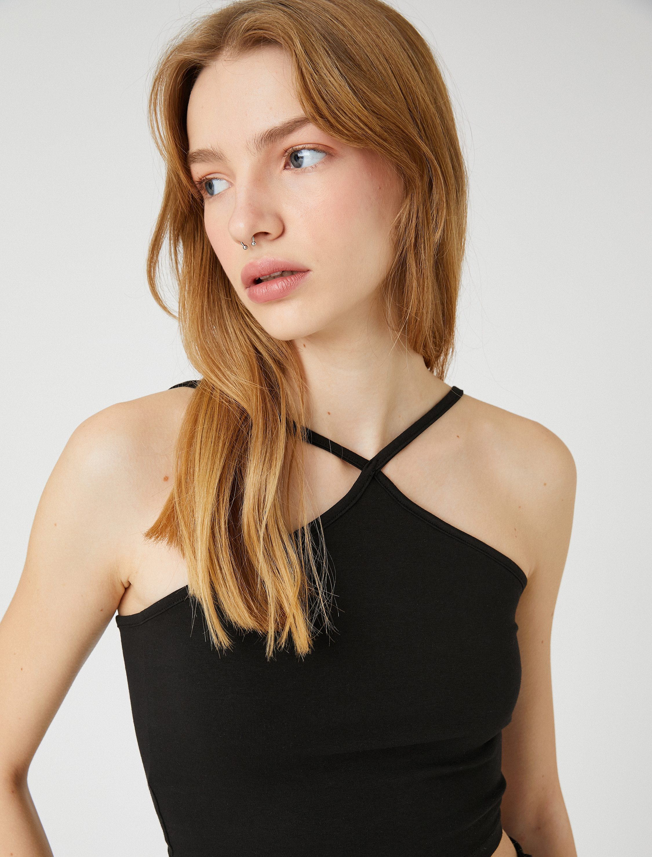   Crop Atlet Halter Yaka Biye Detaylı