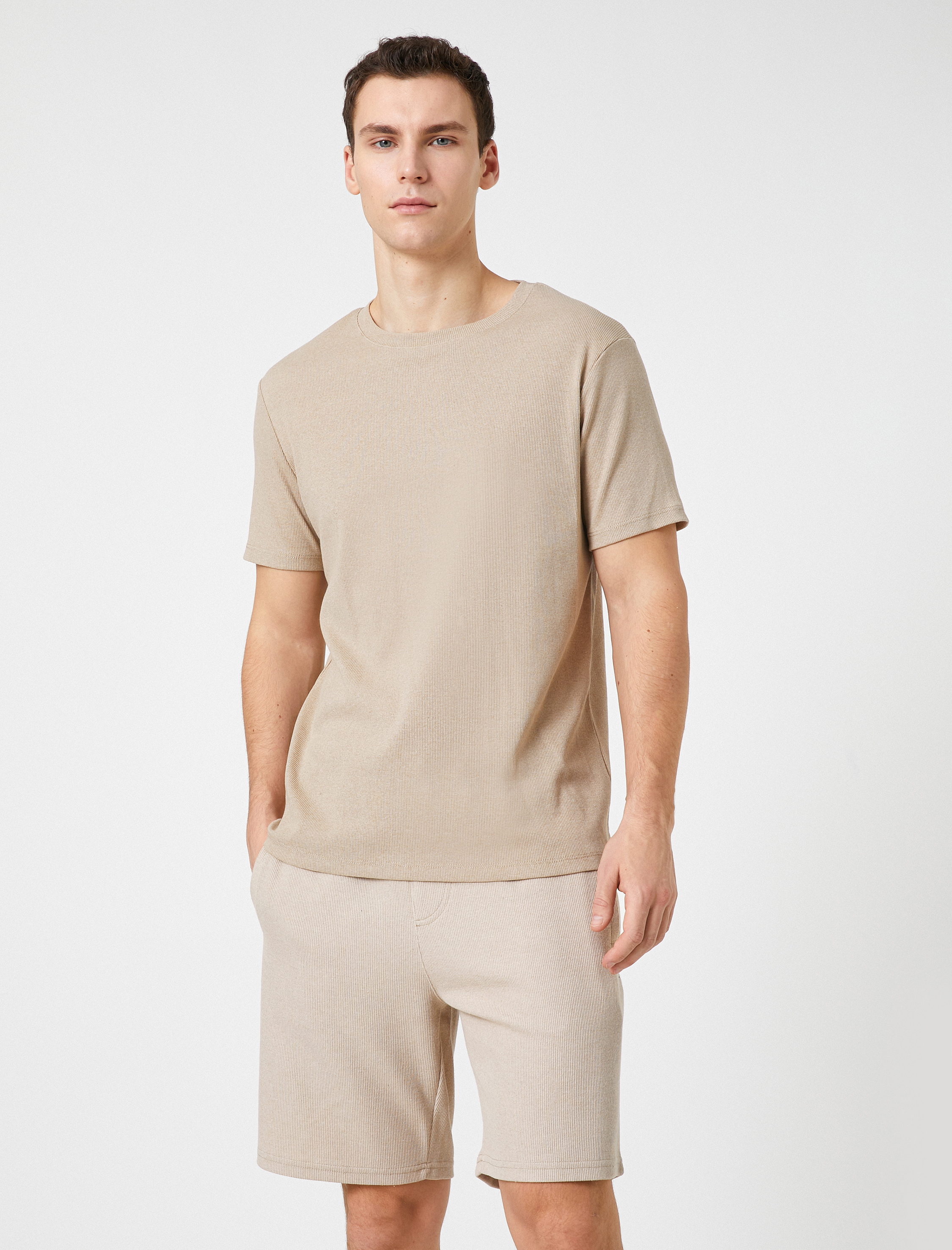   Basic Şort Beli Bağcıklı Cep Detaylı