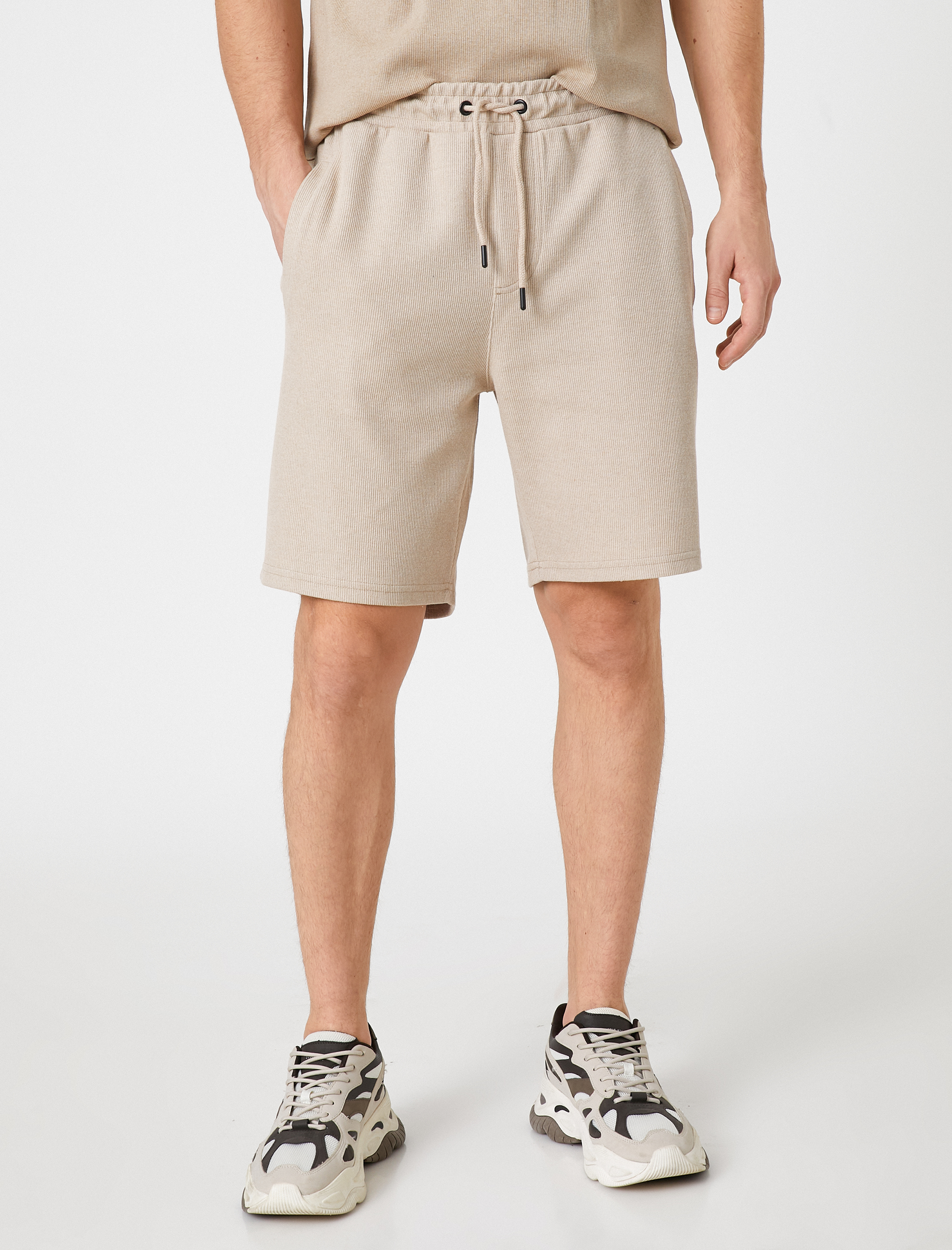   Basic Şort Beli Bağcıklı Cep Detaylı