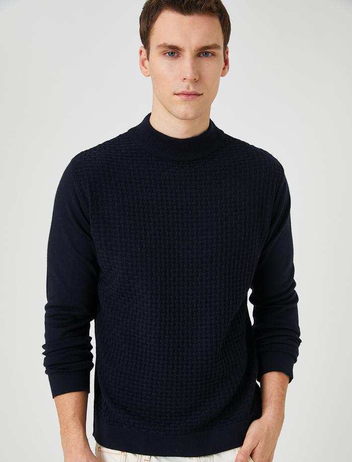  Triko Kazak Yarım Balıkçı Yaka Dar Kesim