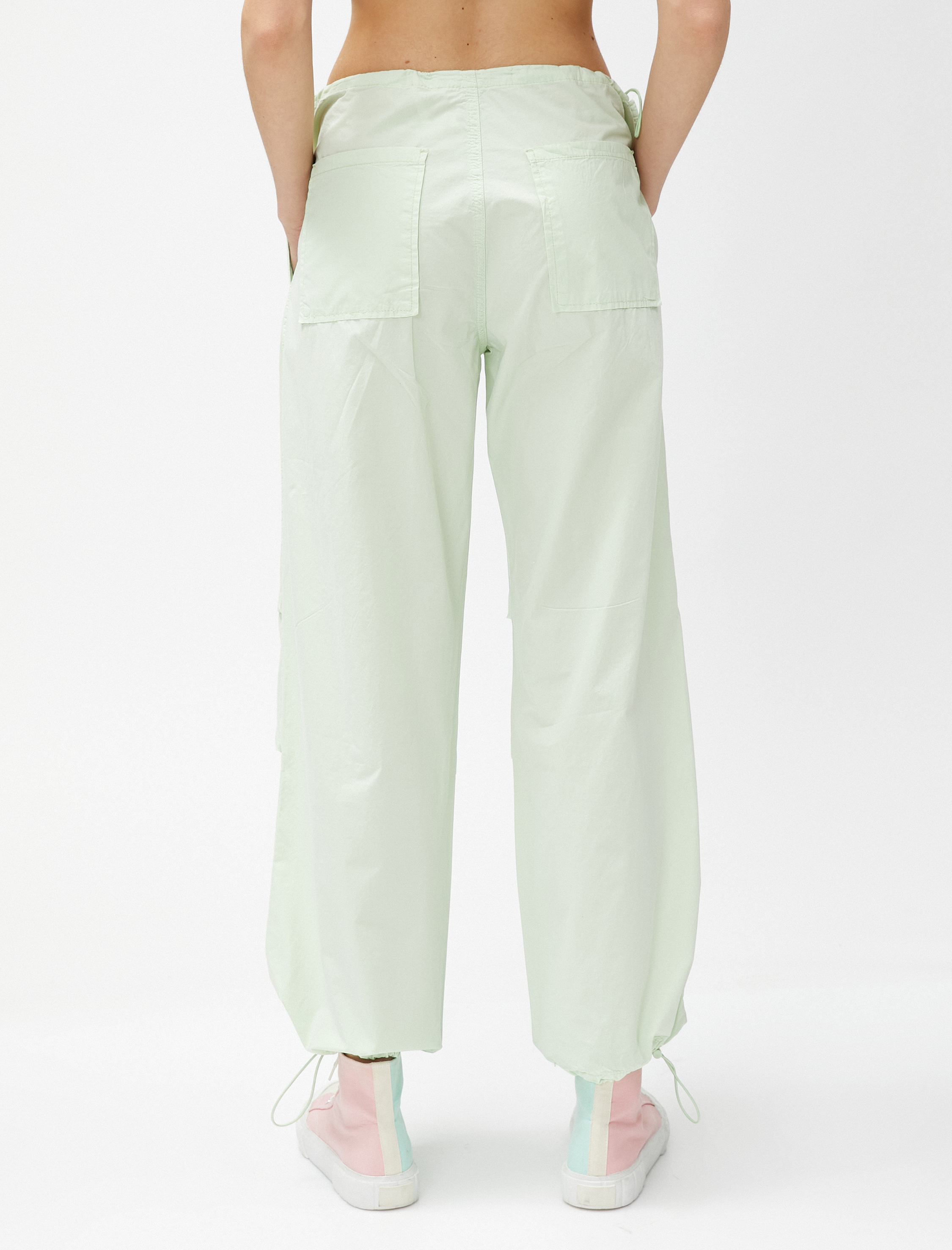   Paraşüt Pantolon Cep Detaylı Beli ve Paçası Lastikli