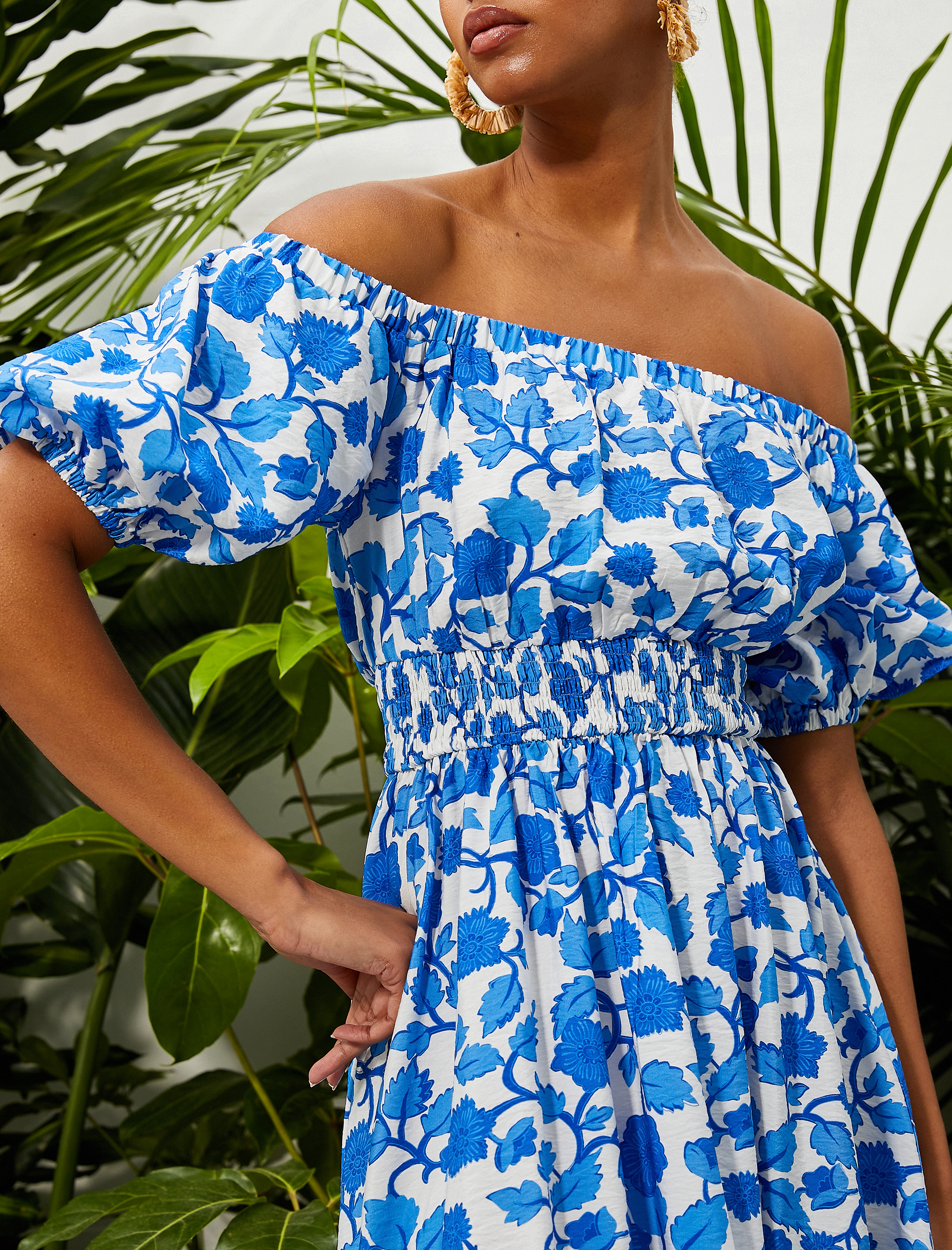   Çiçekli Midi Boy Elbise Omzu Açık Viskon